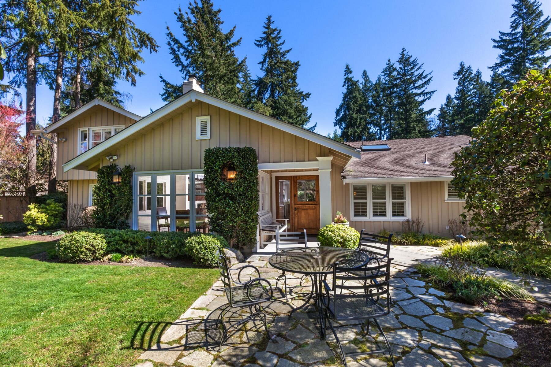 2102 102nd Pl SE, Bellevue | $1,900,000