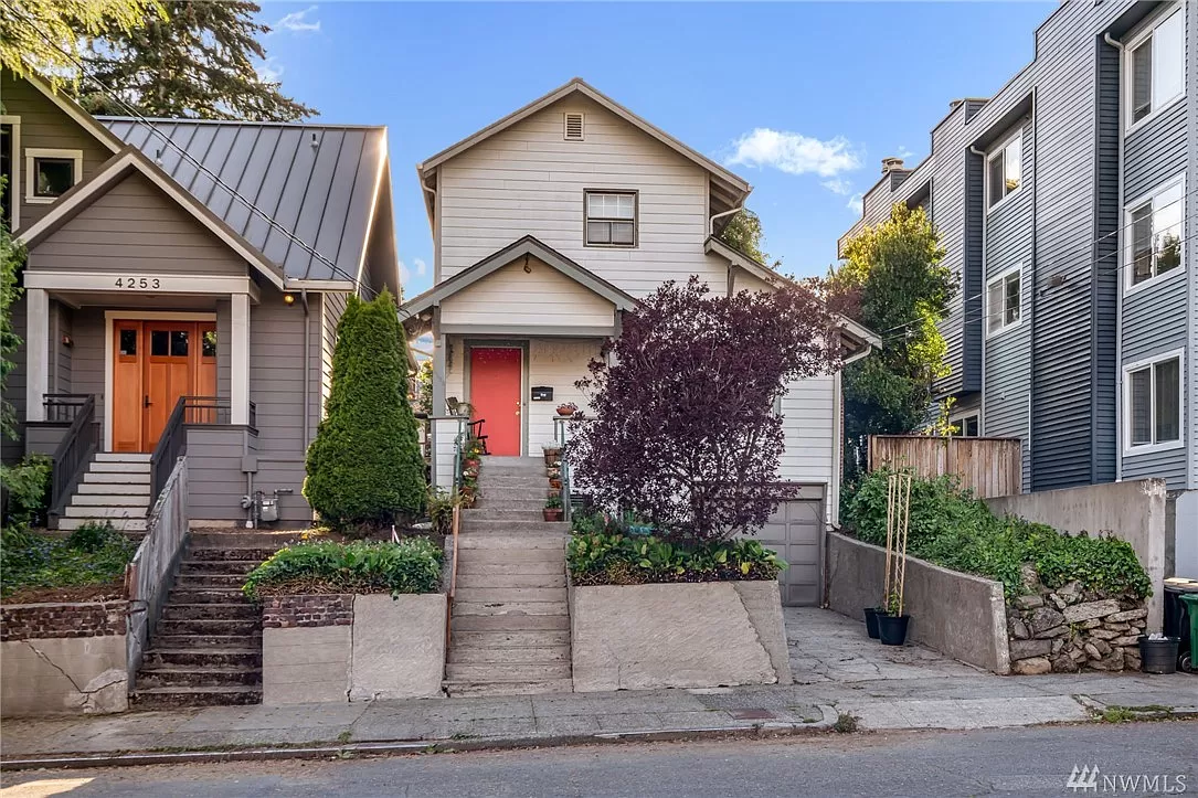 4255 Woodland Park Ave N, Seattle | $800,000