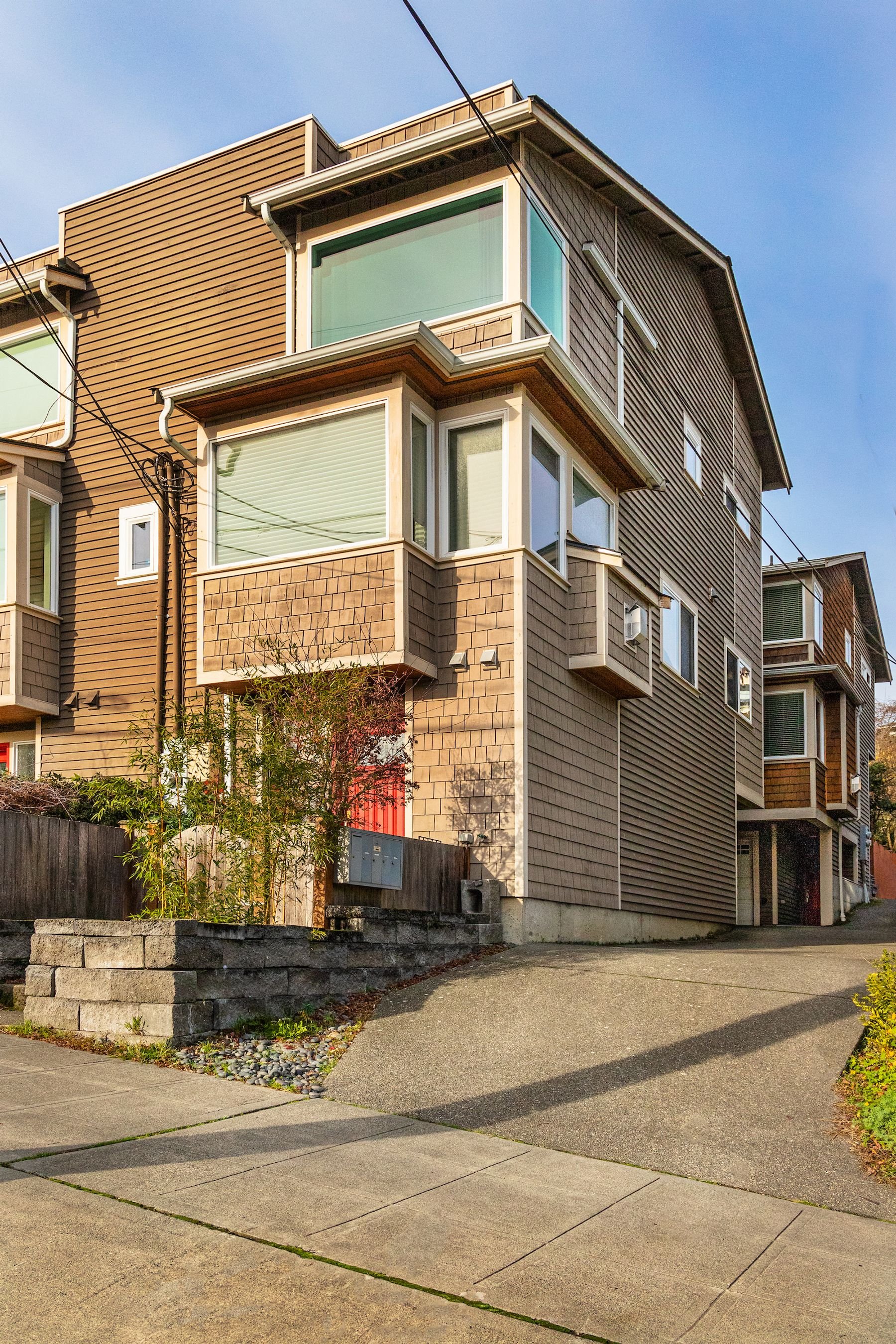312 W Olympic Pl #A, Seattle | $735,000