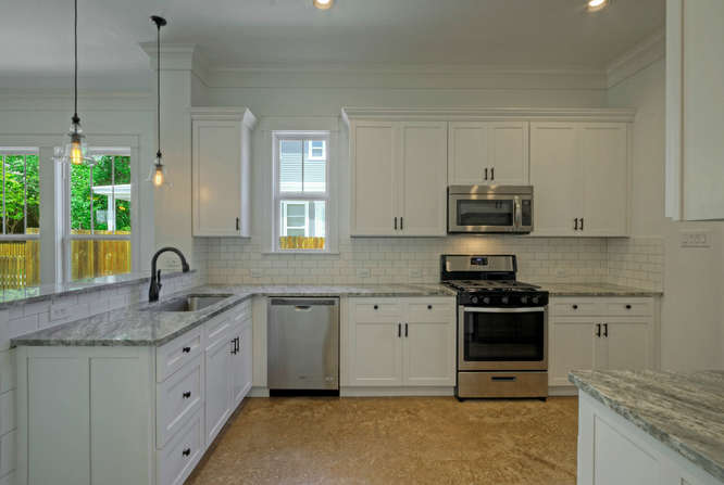 1127 West French Place San-small-015-22-Kitchen-666x448-72dpi.jpg