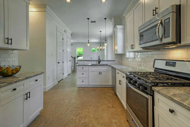 1127 West French Place San-small-014-23-KitchenKeeping-666x448-72dpi.jpg