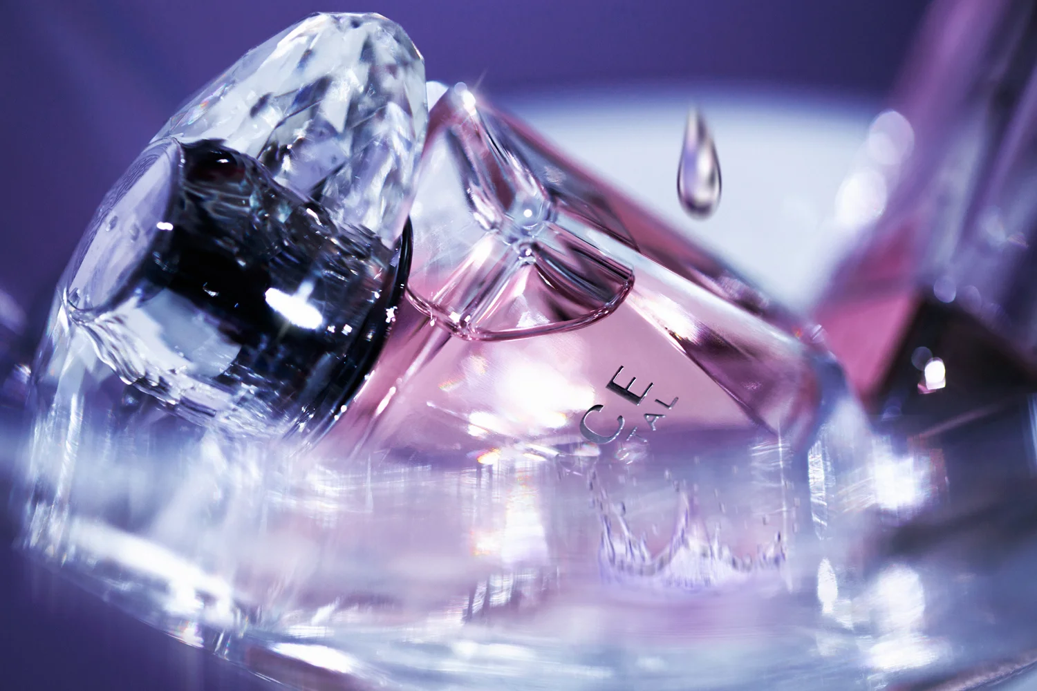 versace_bright_crystal_052tear.jpg