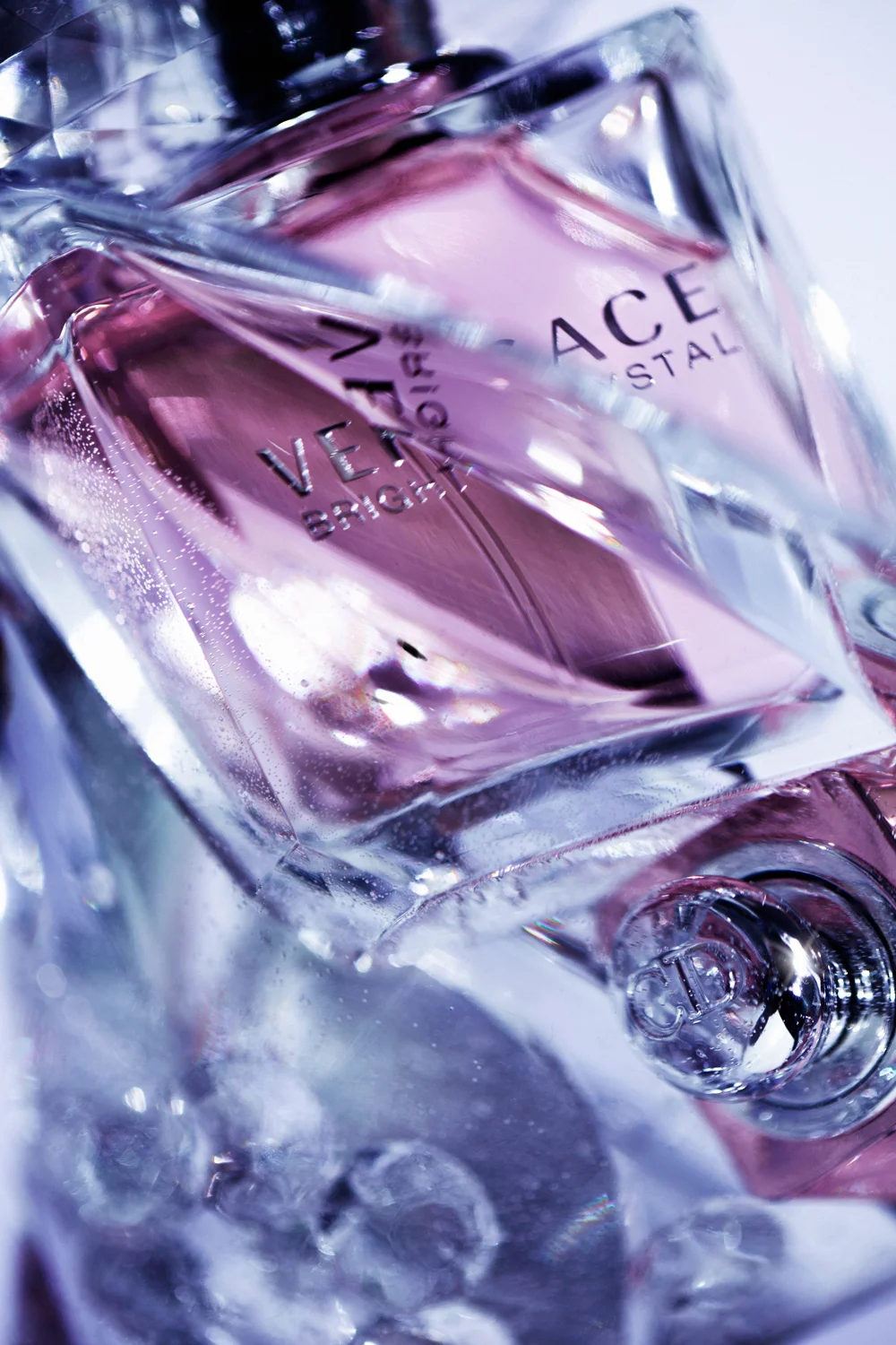 versace_bright_crystal_055c_lowres.jpg