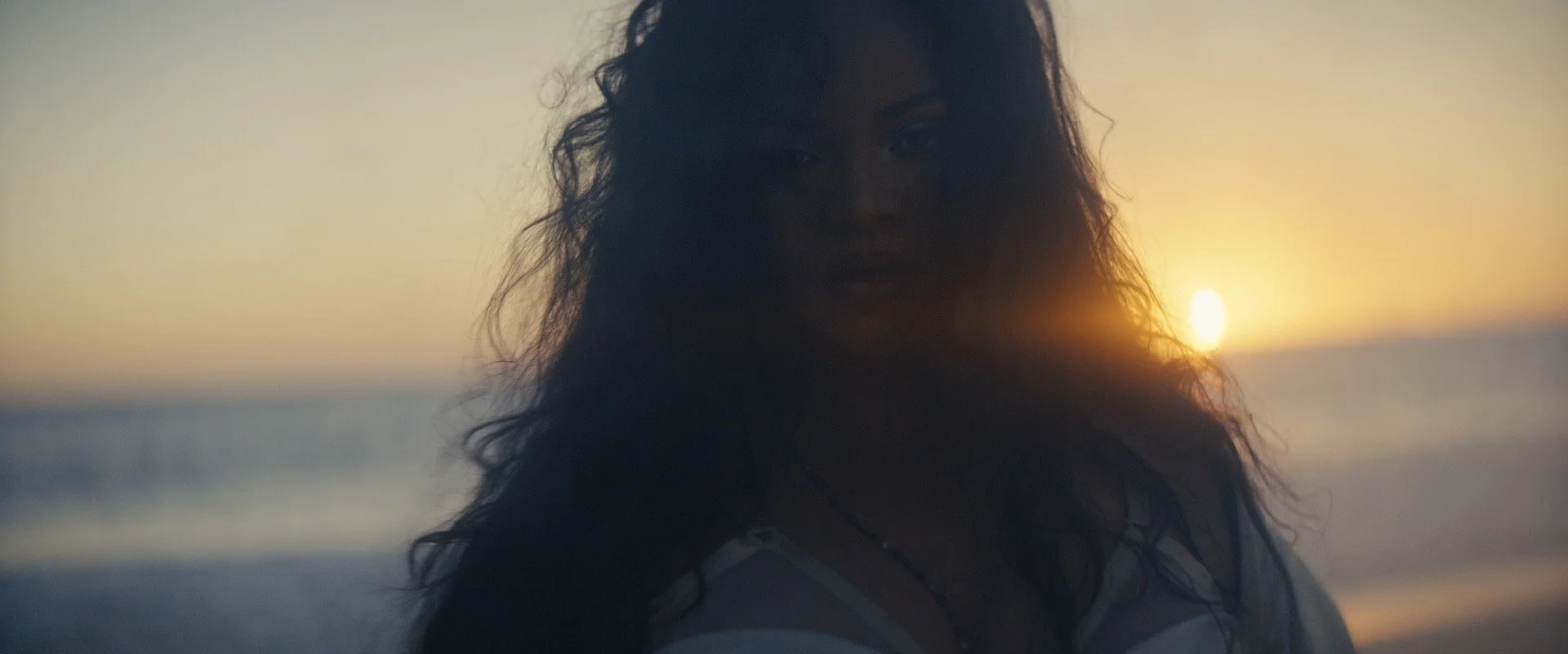 rihanna_music_vid_1.32.1 3.jpg