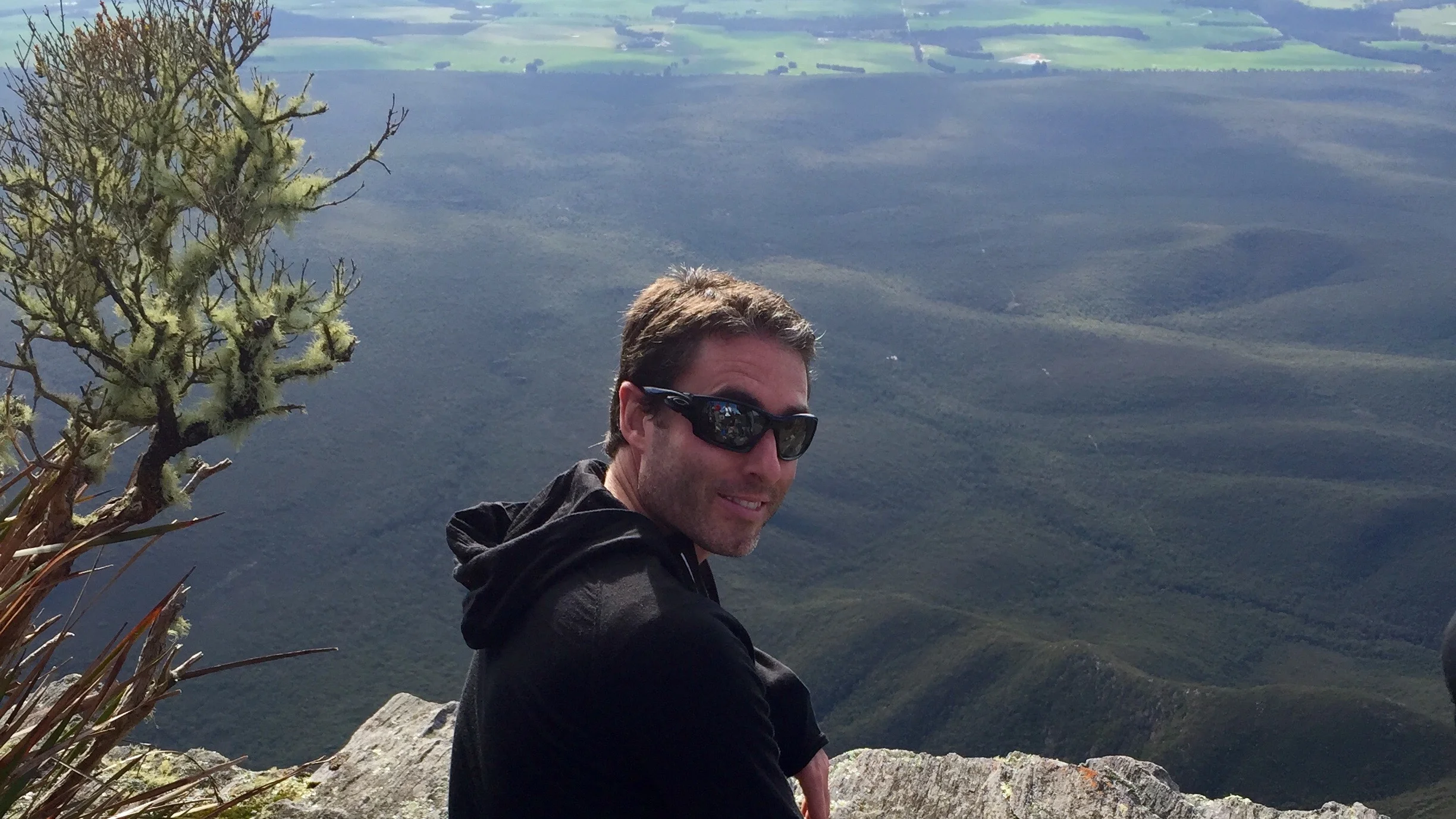 Tim Roe (EMR) works as a ski patroller and Emergency Medical Responder. Involved in emergency response since 1997, Tim has instructed in the fields of high angle technical rescue, wilderness survival, industrial emergency response and musculoskeletal anatomy, coached competition level rescue teams, and spent time as a concussion rehabilitation facilitator.