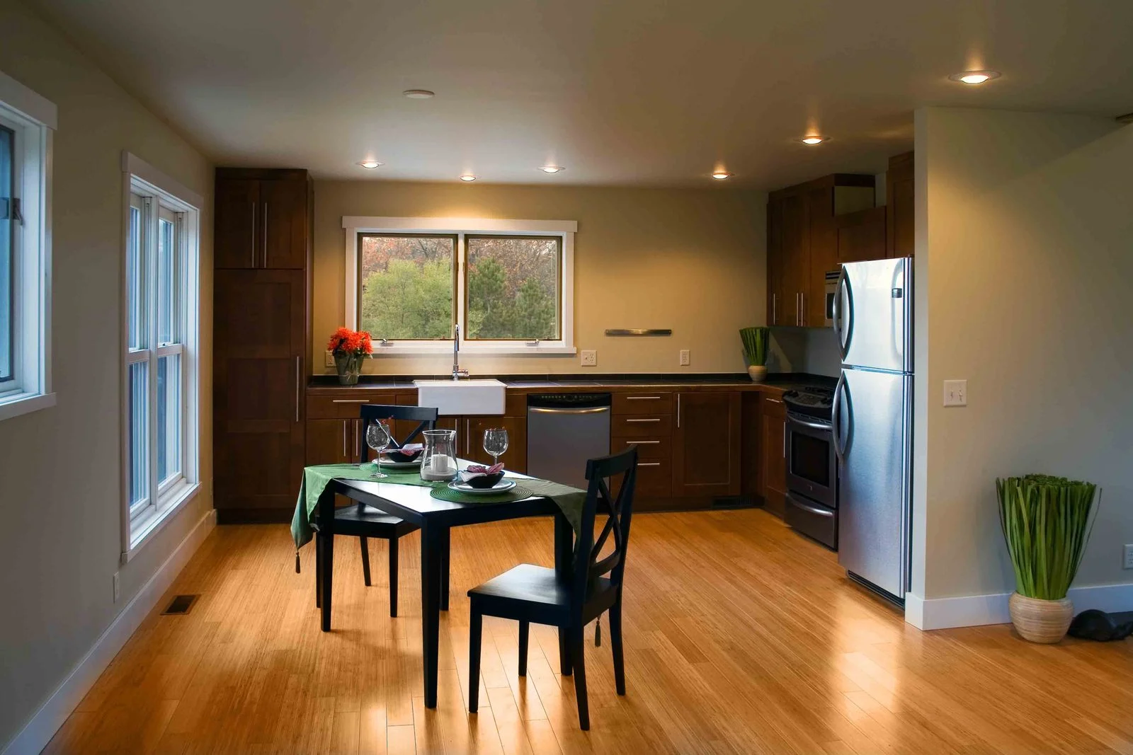 Kitchen/Dining Area