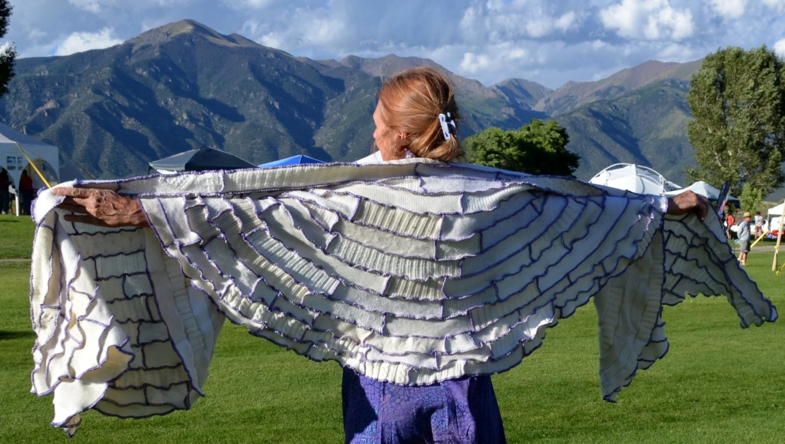 whiteshawl1.jpg