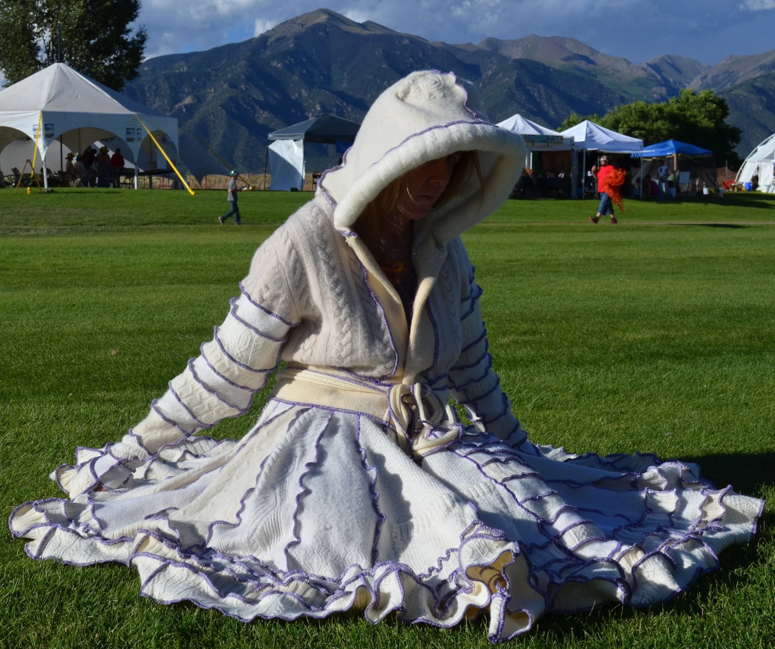 WHITEsweaterCOAT#2.jpg