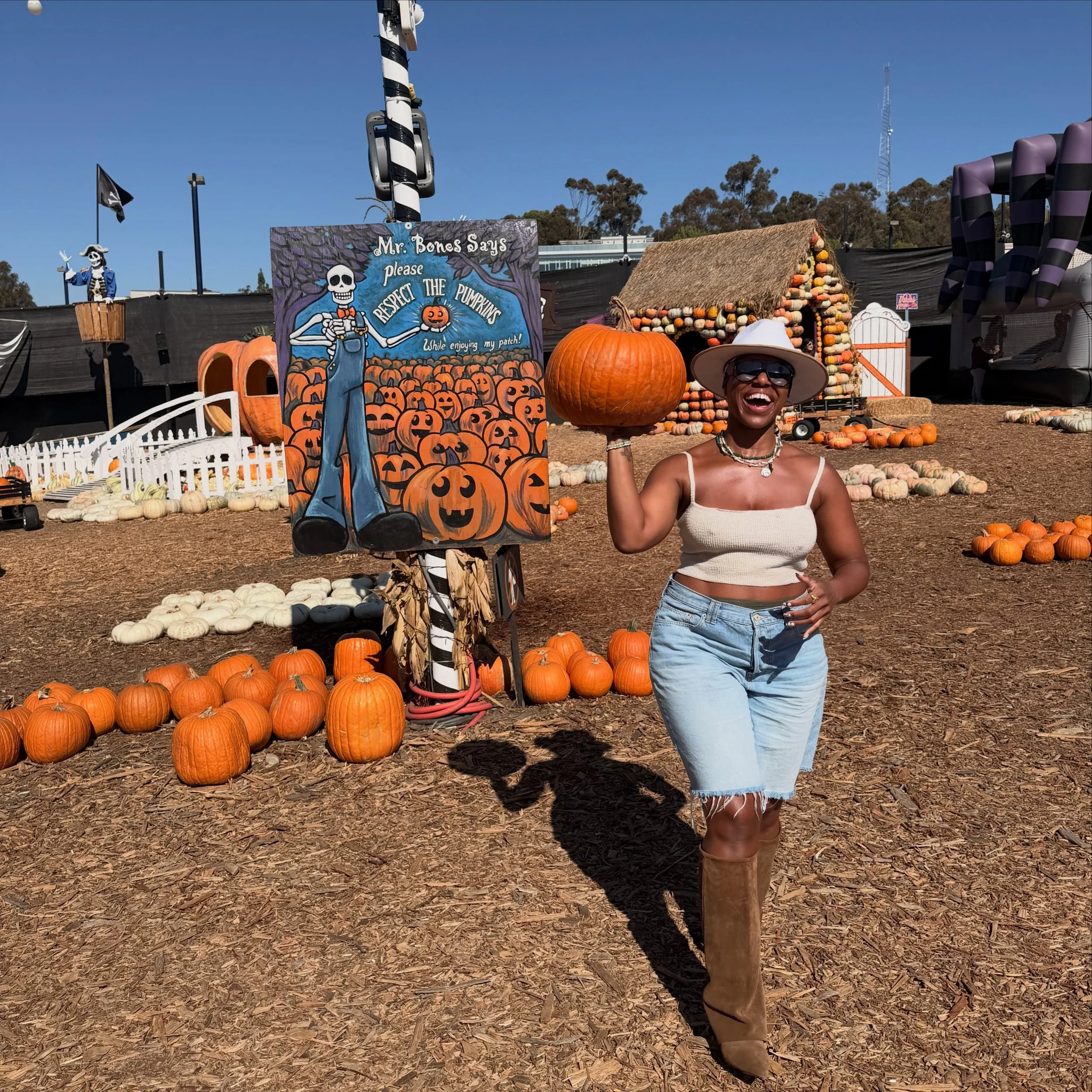 Is it really National Pumpkin Day? I scored some pumpkins @mrbones with a darling pumpkin! 🎃
.
I cannot stress enough about how sparks of JOY are just so important to your mental and physical health. Thankful for my friends, family, and dearest belo