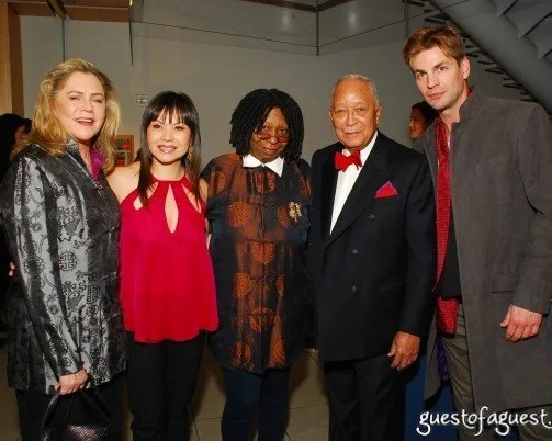 With Kathleen Turner, Whoopi Goldberg, Mayor David Dinkins & Gale Harold at The New York Premiere of Falling for Grace