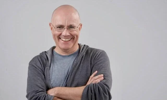 Robert McQueen Headshot.jpg