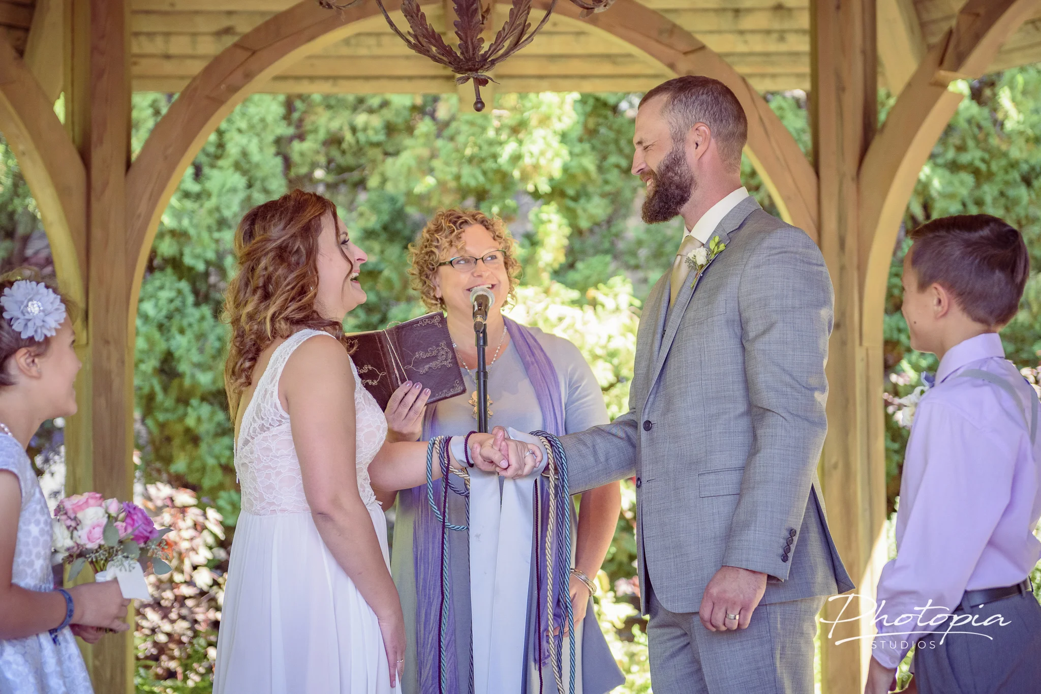 Amanda and Robby - Thanksgiving point wedding