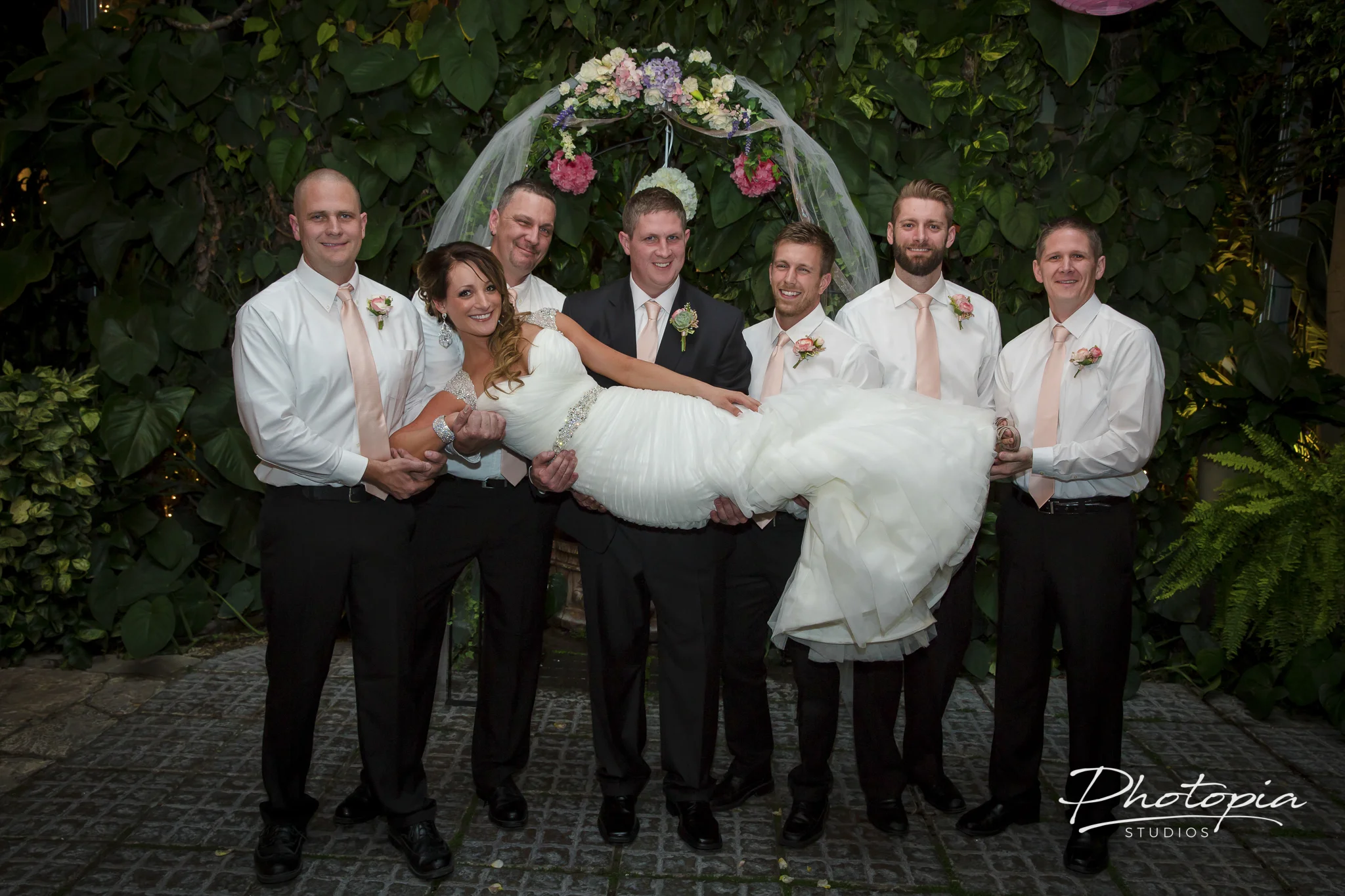 Cassie and Sendie | Le Jardin