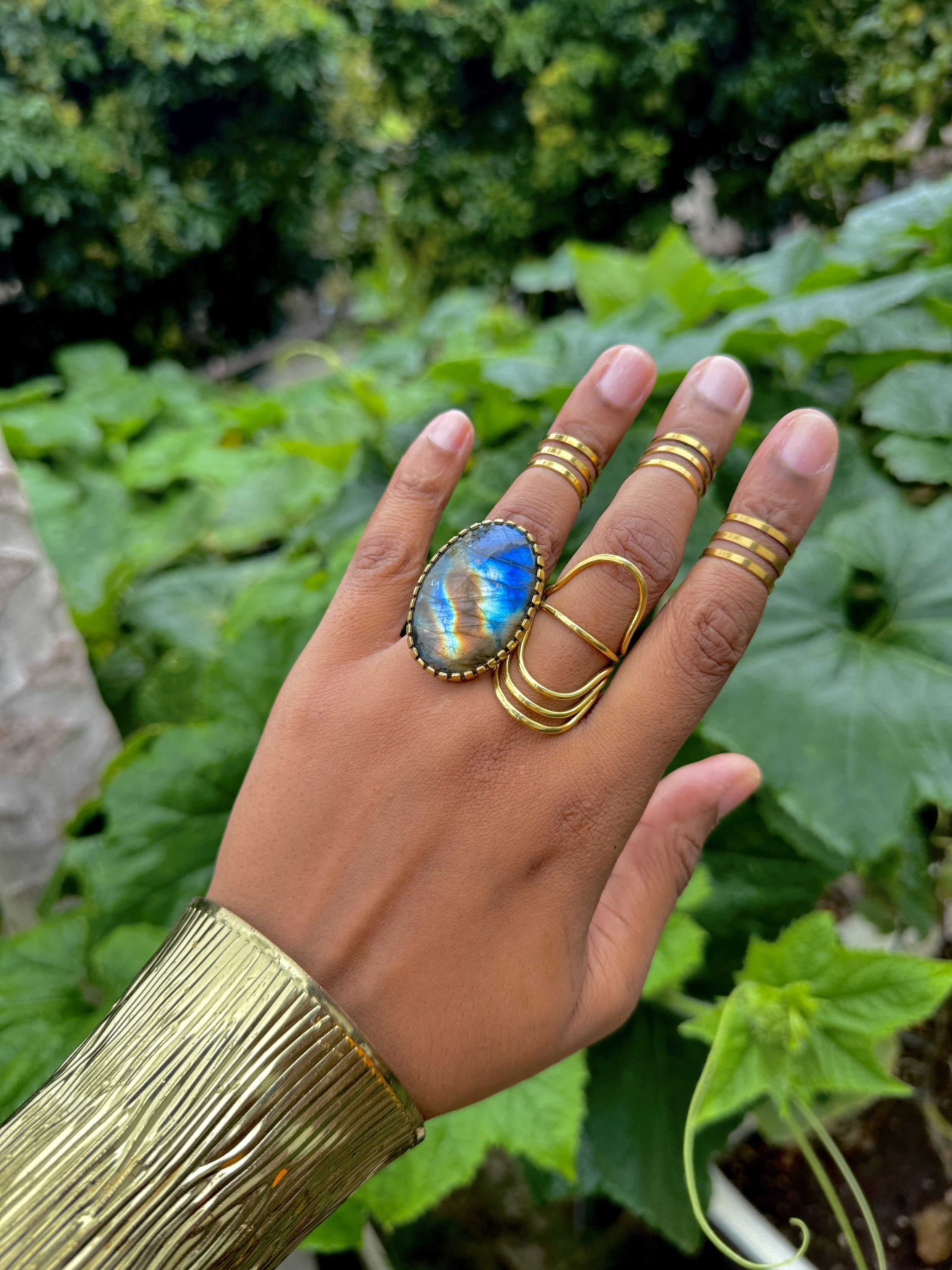 Laranjinha - labradorite handmade brass ring.jpg