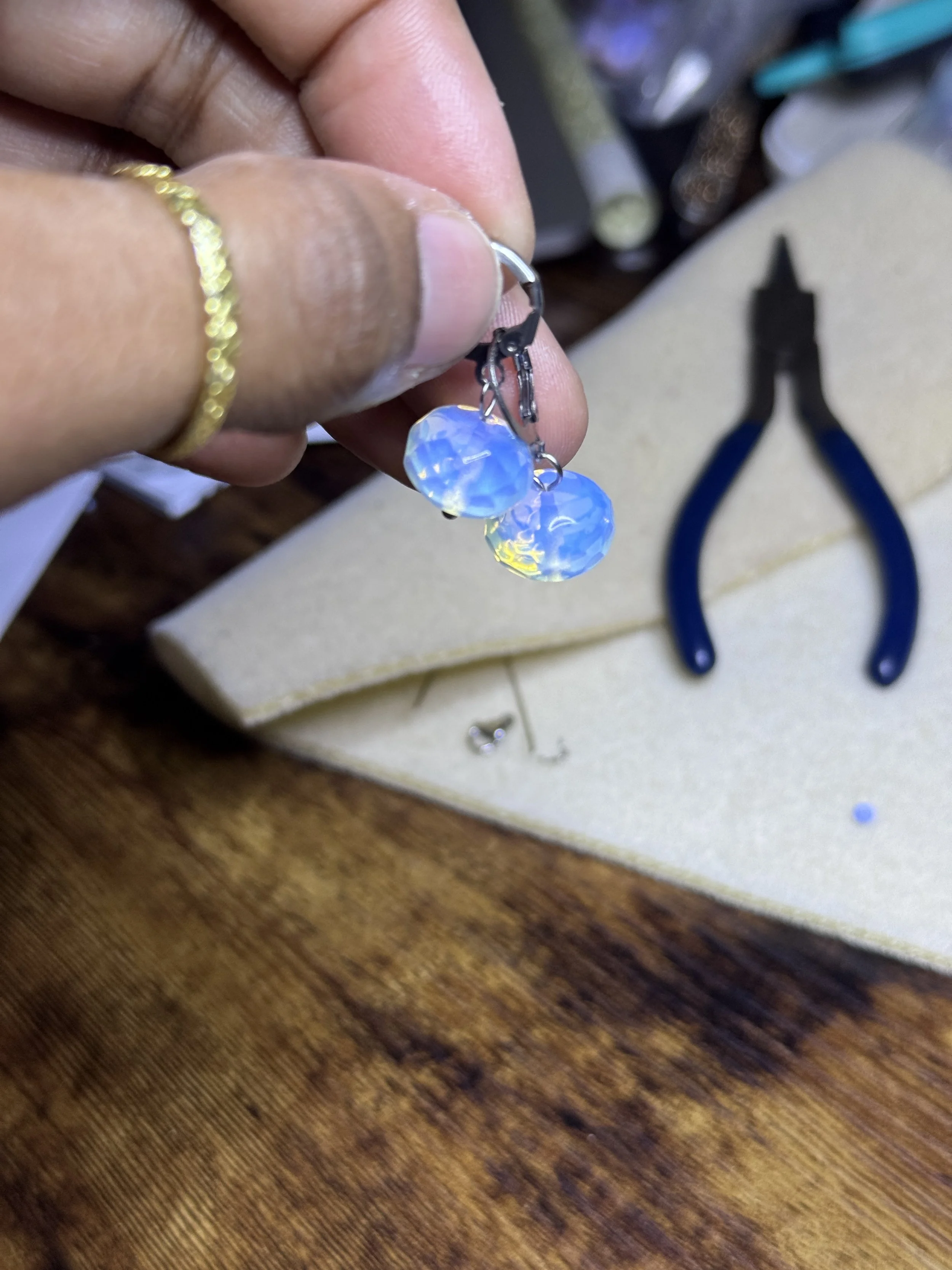 Opalite Choker - Seed beads earrings.JPG