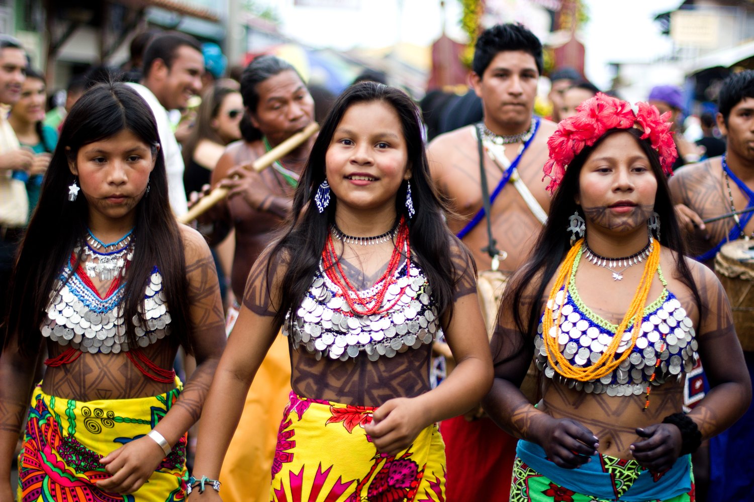 Embera+women+beadwork.jpg