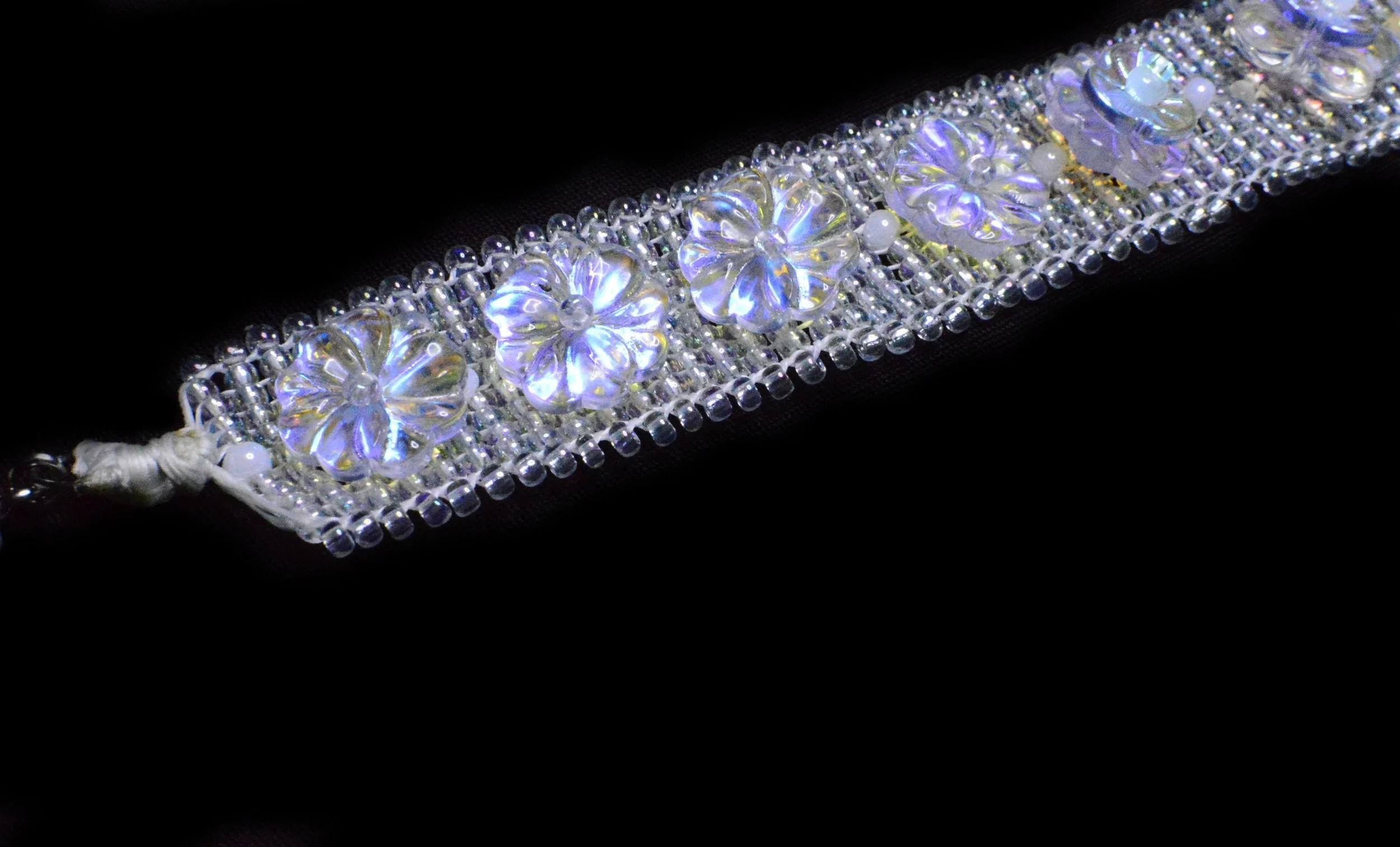 SAMPLE SEED BEADS FLORAL CHOKER 3D.JPG