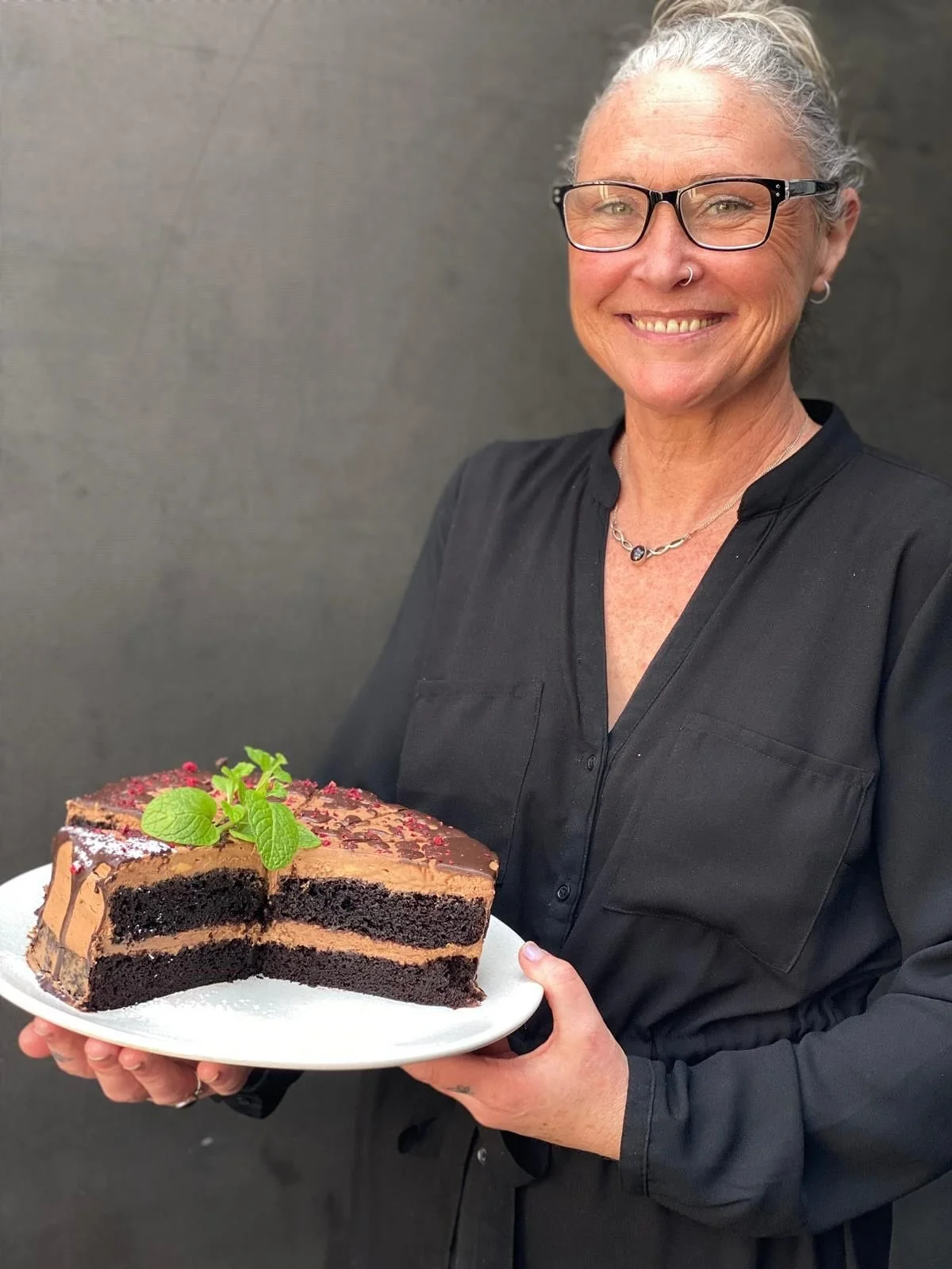 Mouthwatering 😍
Chocolate Mudcake ft. our lovely cafe manager Syd! Made by Chef Thornton 👌
