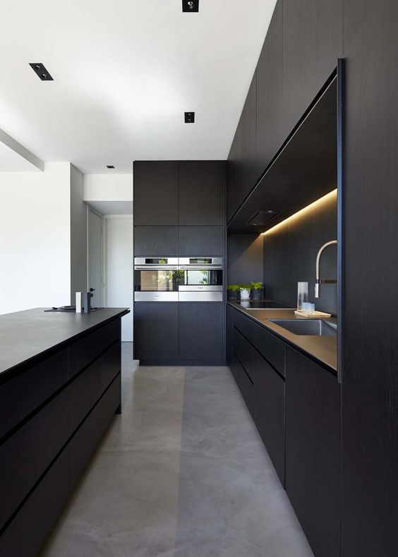 black kitchen.jpg