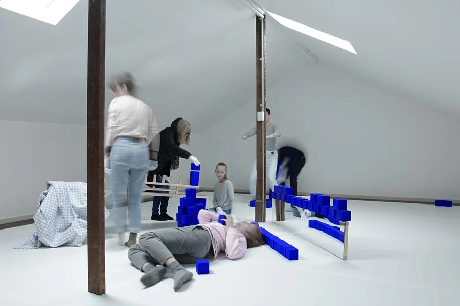 Movement Direction Tom Borgas, Active Forms- Loft (Klein Blue) 2018 Performers: Sammy Hammat and Rachael Wisby