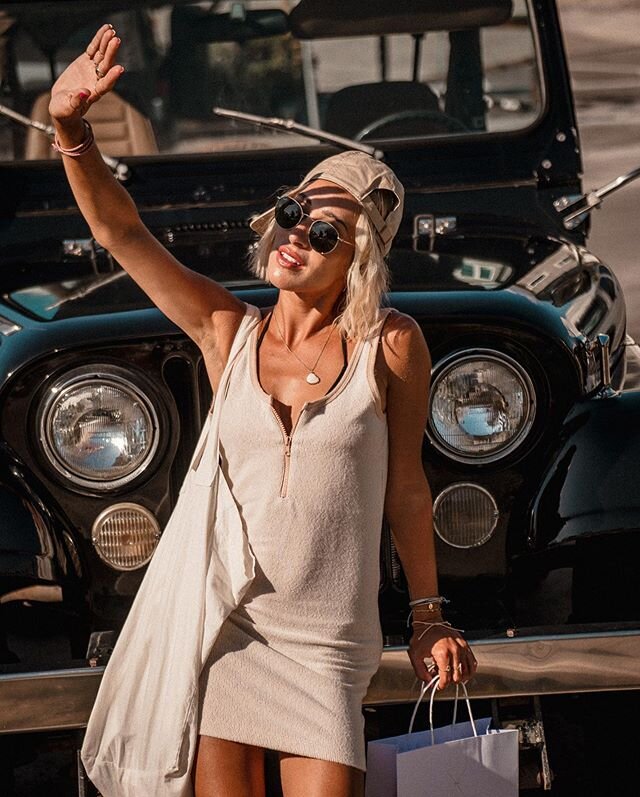 some fun sunny pics for your Friday. .
Quick survey.
.

Anyone else have to Jump in a Jeep when you find one parked with no doors and do a photo shoot? Or is that just us? .
.
.
#30a #30agetaway #30abeachgirl #beachbabe #itsajeepthing #tribekelley #t