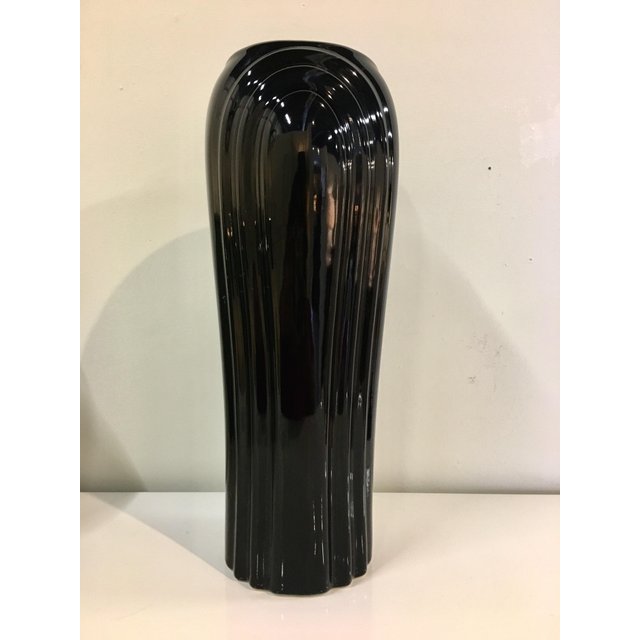 black-art-deco-vase-4338.jpeg