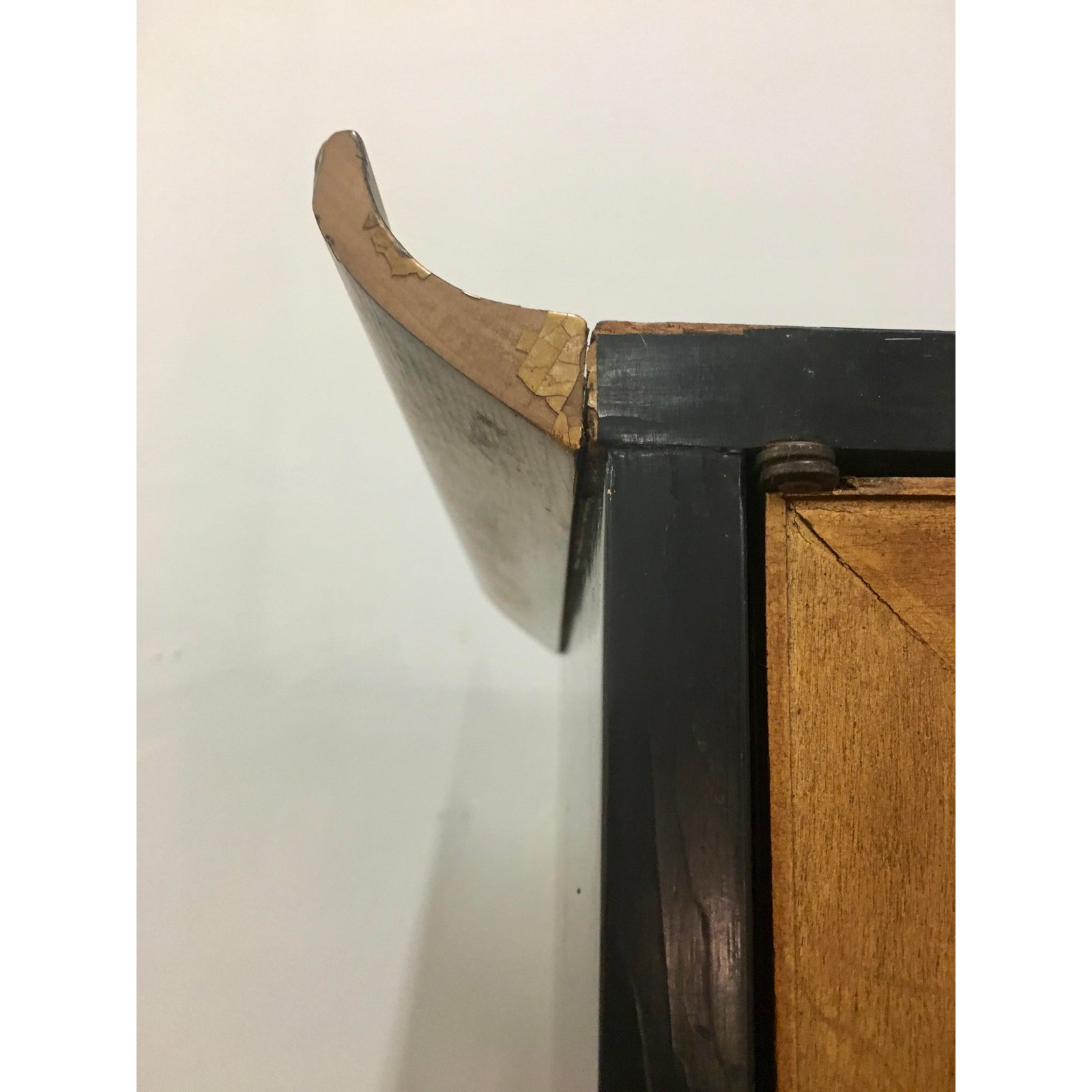 1970s-hollywood-regency-greek-key-pagoda-display-cabinet-5089.jpeg