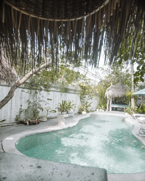 kosta-hostel-cafe-seminyak-bali.jpg