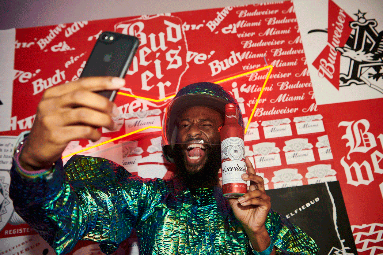 20200131_Selfie-Bud_BudXMiami_2404.png