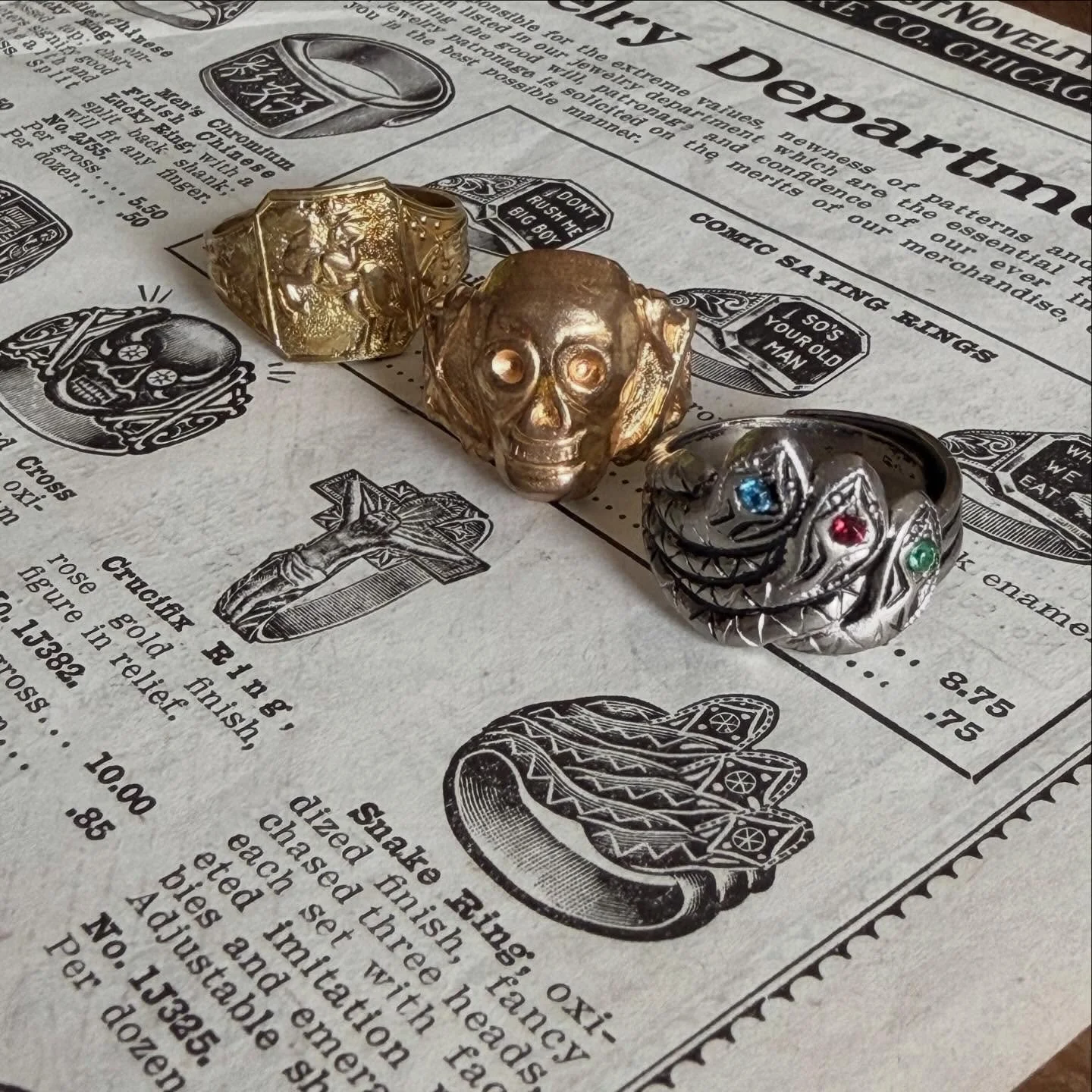 Found some deadstock 1940s / 1950s catalog novelty rings this morning 🙇&zwj;♂️ 💍