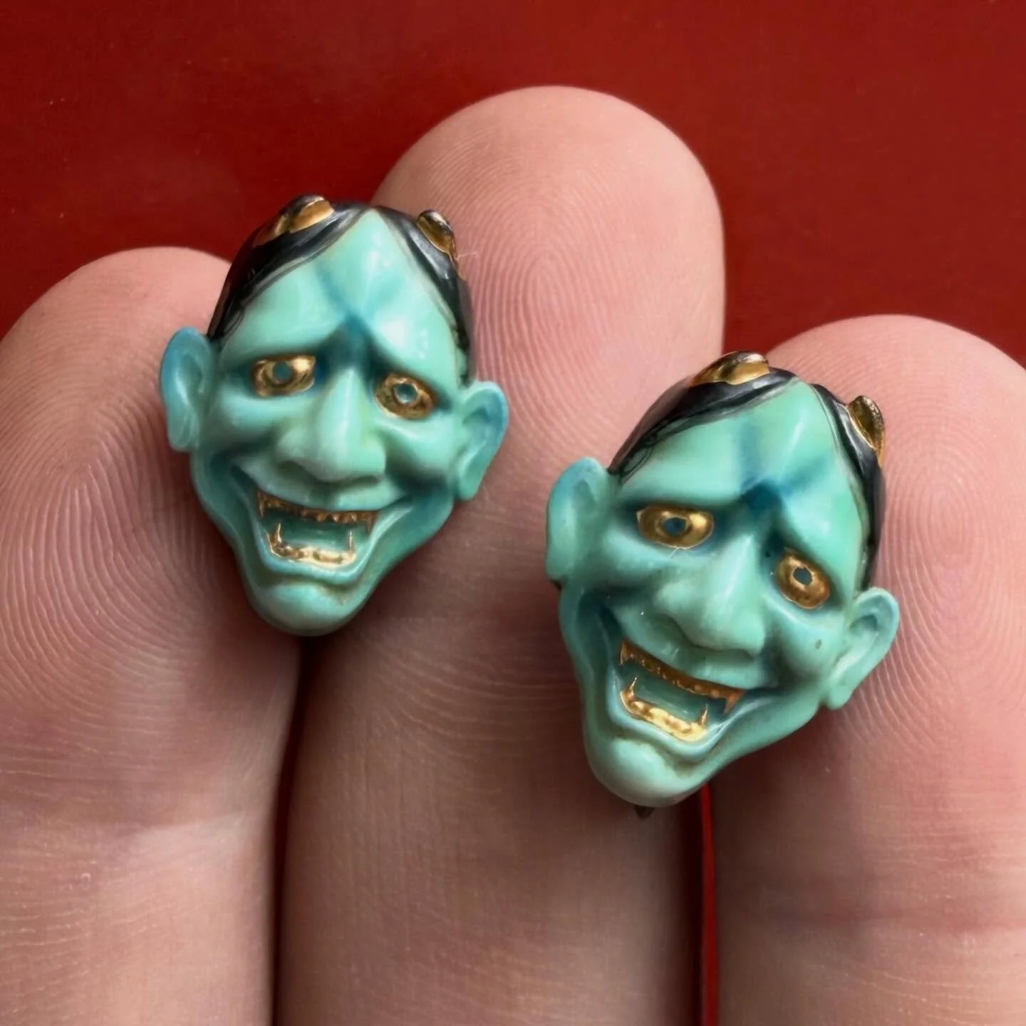 High quality 1930s era Japan souvenir Hannya sterling screw back earrings, hand painted and gold leafed.

A rad gift from my friend Stone! 
Thank you @scepterkid !