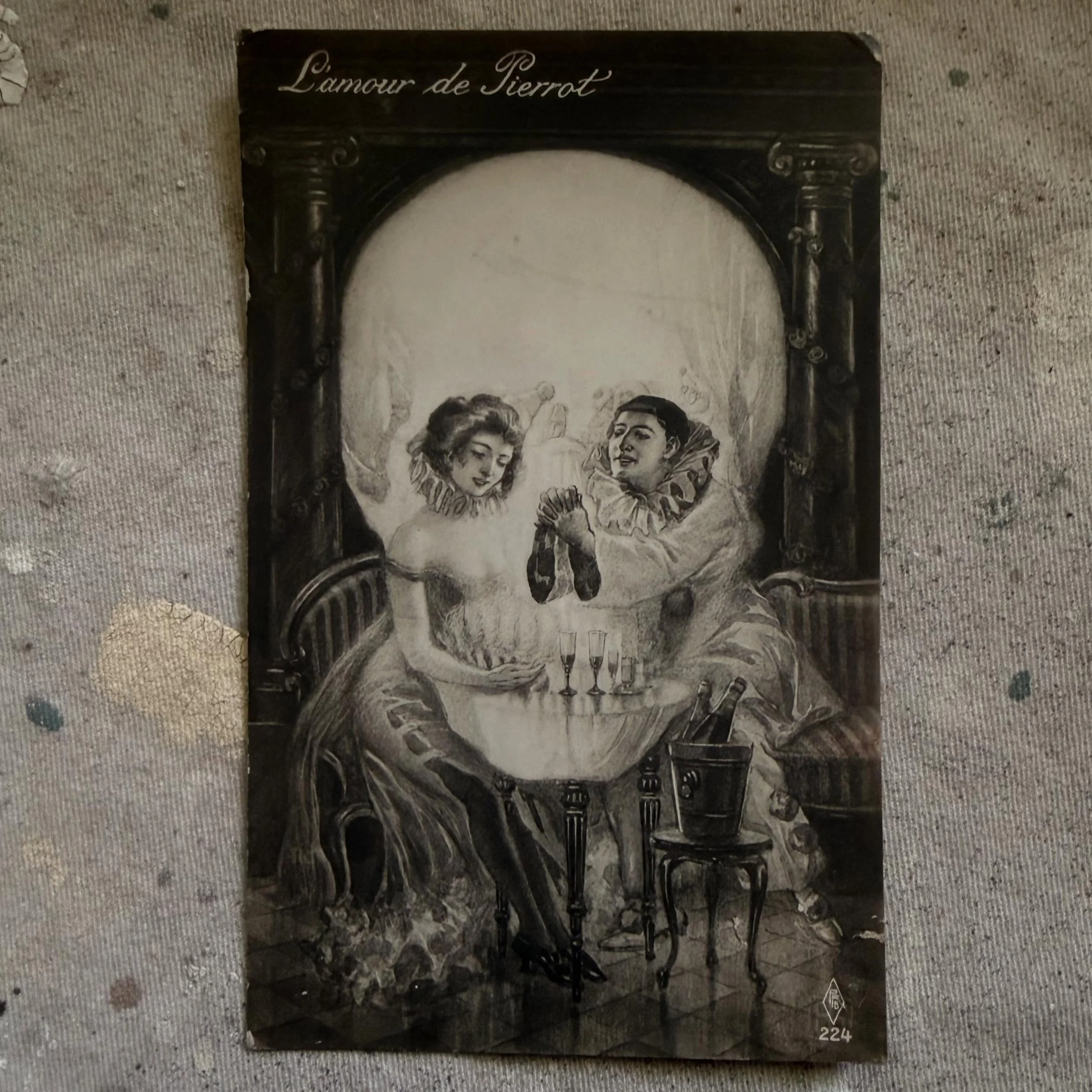 Original 1890s-1920s optical illusion post cards.

DM for inquiries. 
Thanks for L👀King!