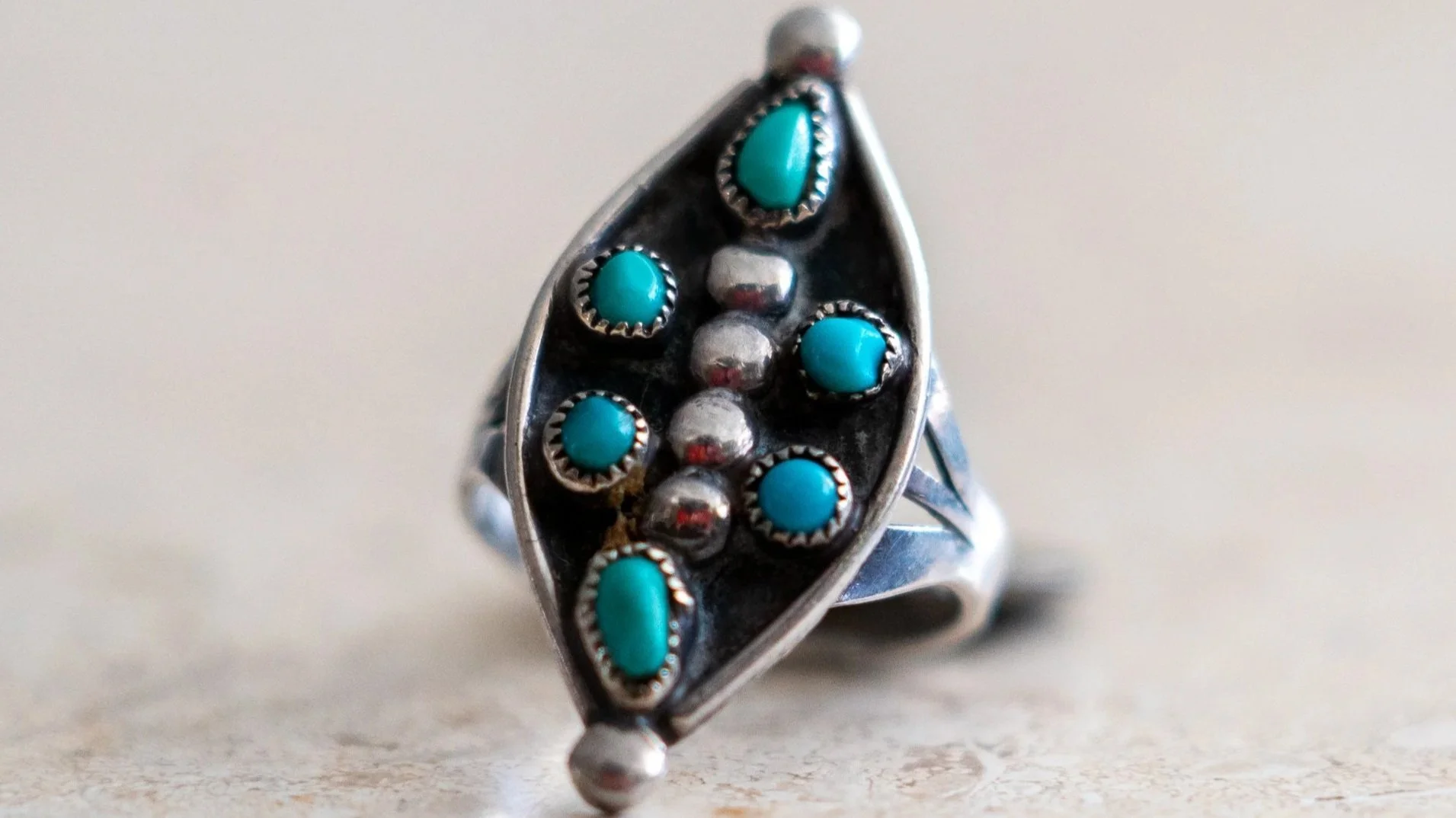 Zuni Petite Point Ladies Ring Size-6
