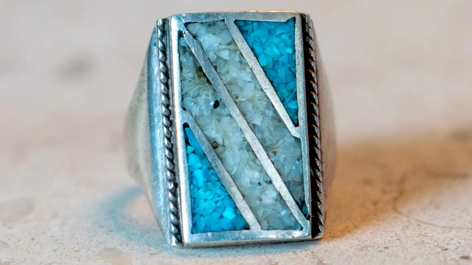 1970s Crushed Turquoise and Mother of Pearl Ring Size-9