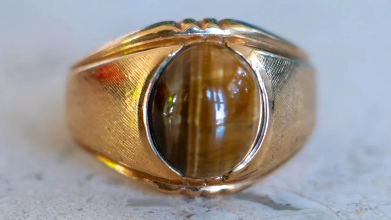 Deadstock 1950s 18k Gold Plated Gent's Tigers Eye Ring