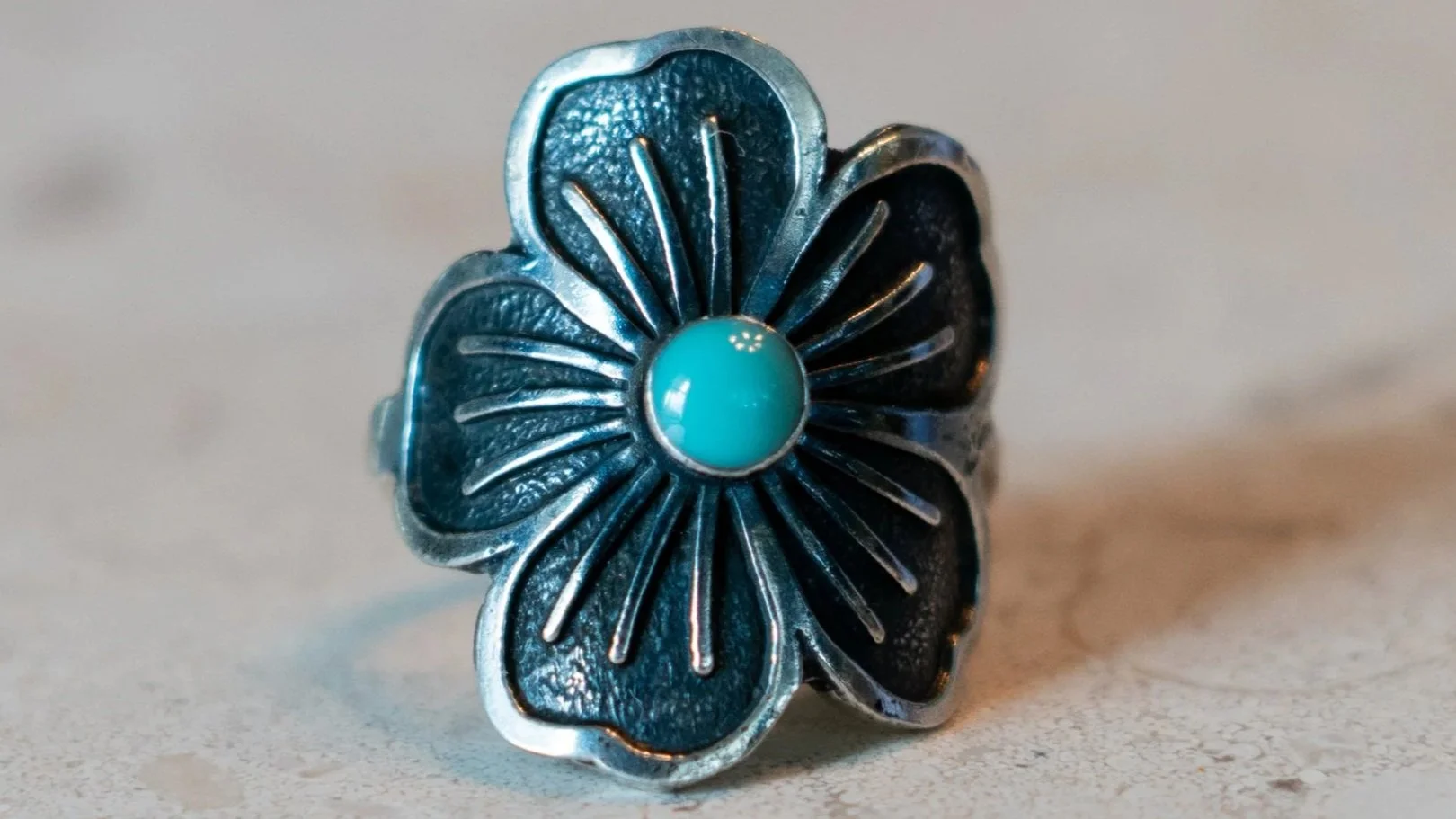 Vintage Flower Turquoise Cabochon Ring Size-7.5