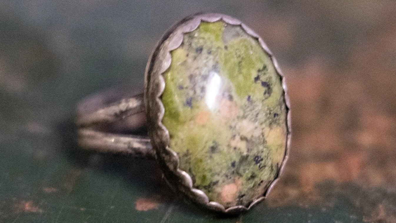 Ladies 1970s Green Jasper Ring Size-6.5