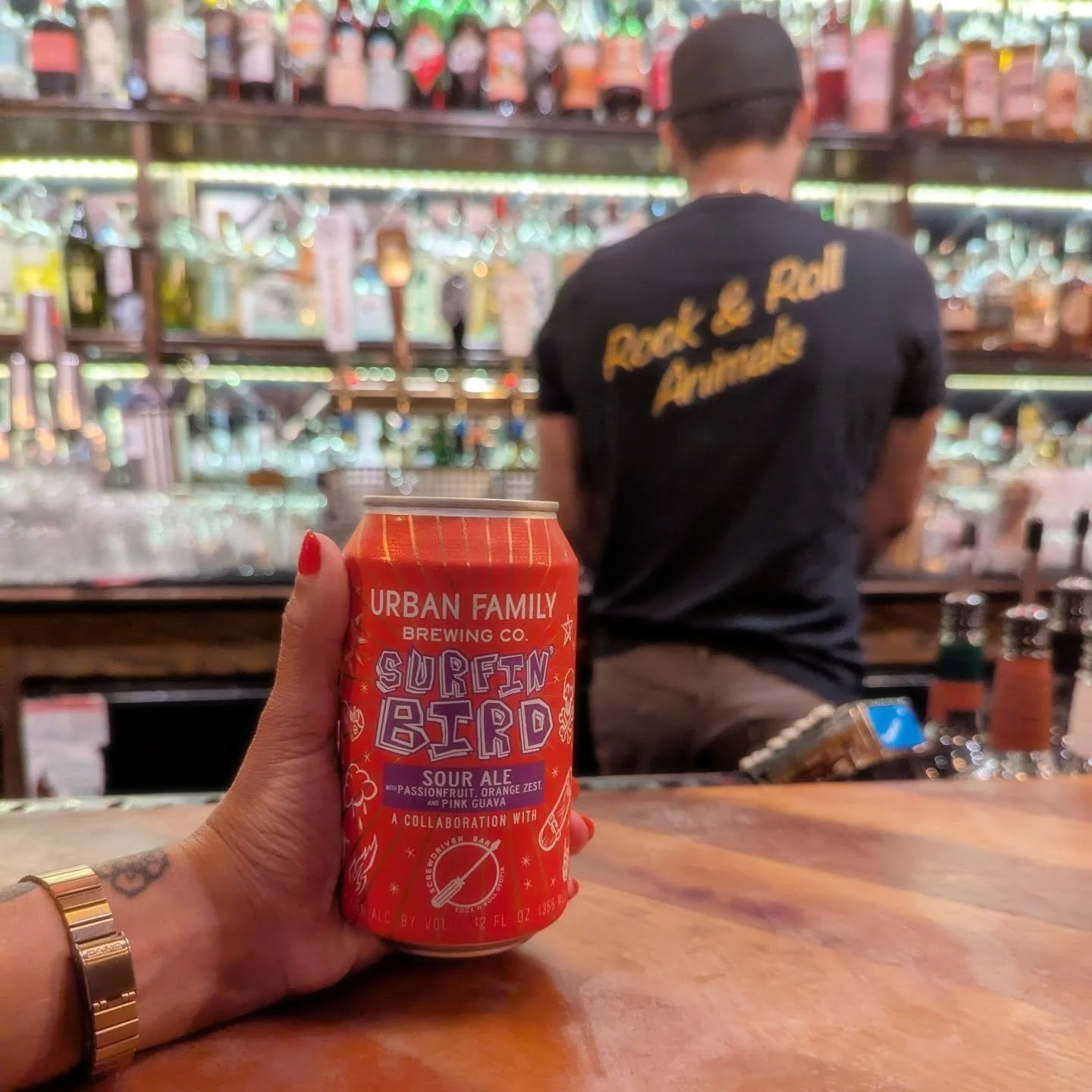 Come get that summer POG fix with @urbanfamilybrewing Surfin' Bird!
Shout-out to our friends @screwdriver_bar for this awesome anniversary collab!