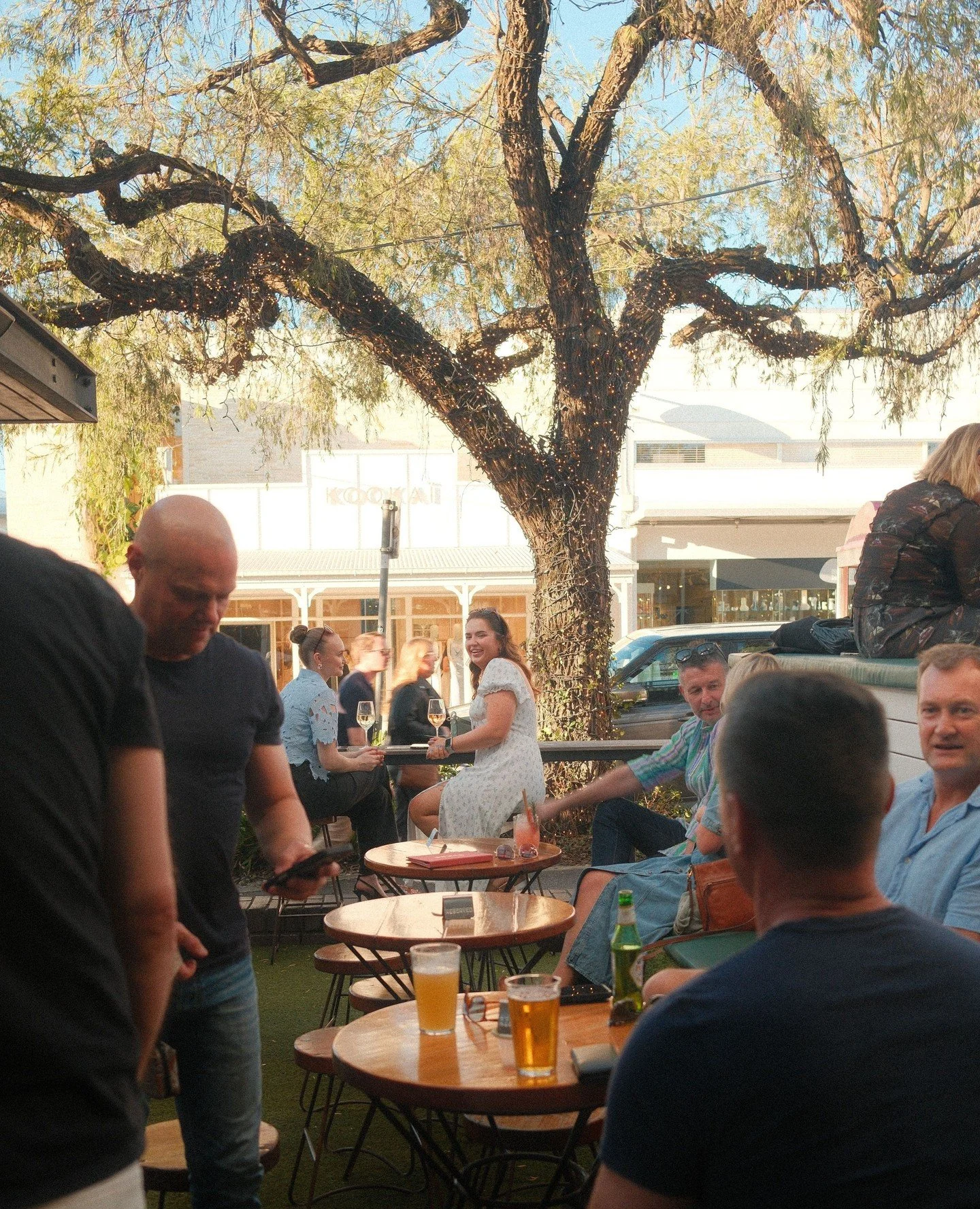 A little pre-Show behaviour. Sixes Up Late tonight. Tuesday has been granted weekend privileges.⁠
⁠
Tunes &amp; treats from 5pm.