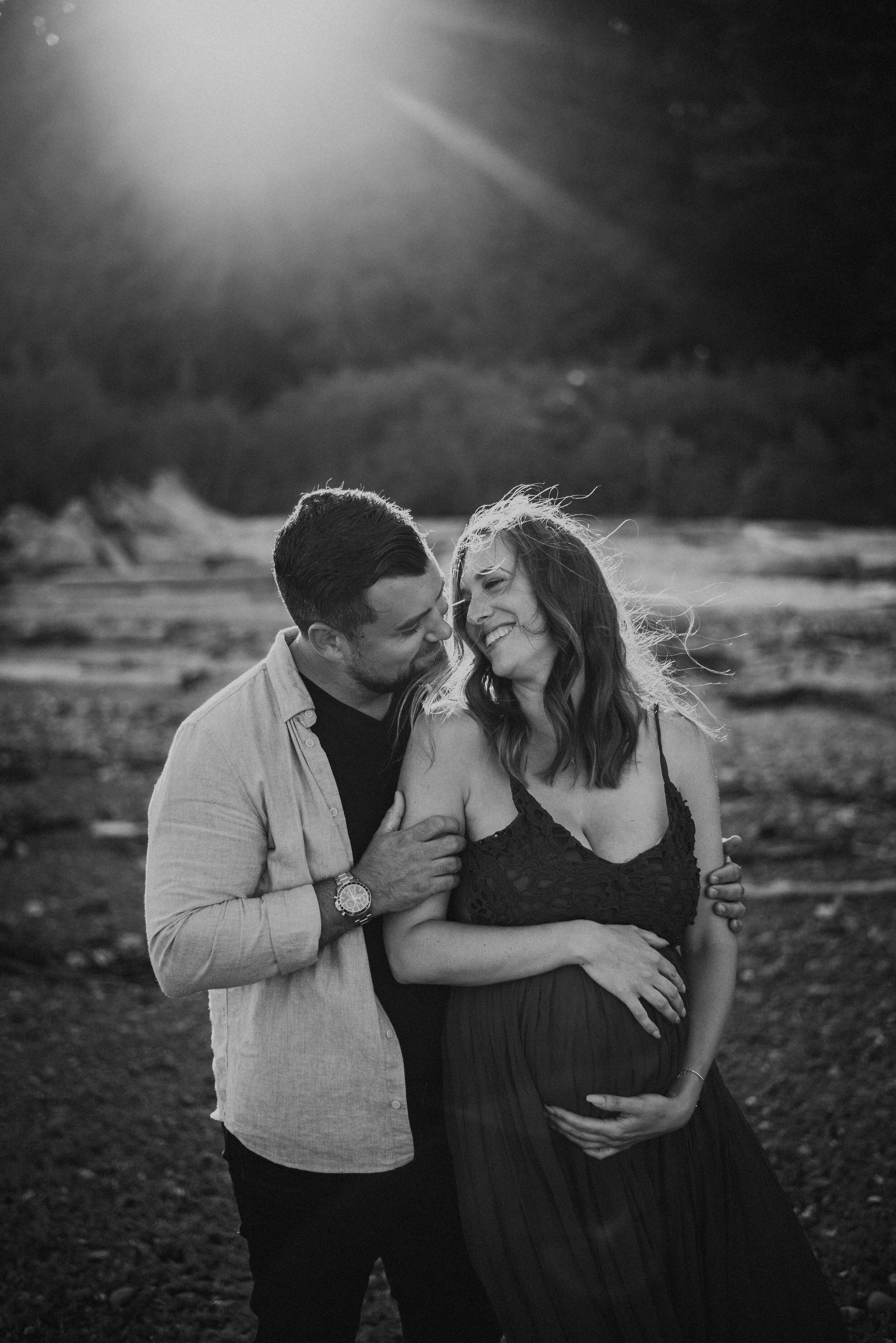 Sechelt Maternity Session - Gibsons, BC Canada - Laura Olson Photography - Sunshine Coast BC Maternity & Wedding Photographer-4350.jpg