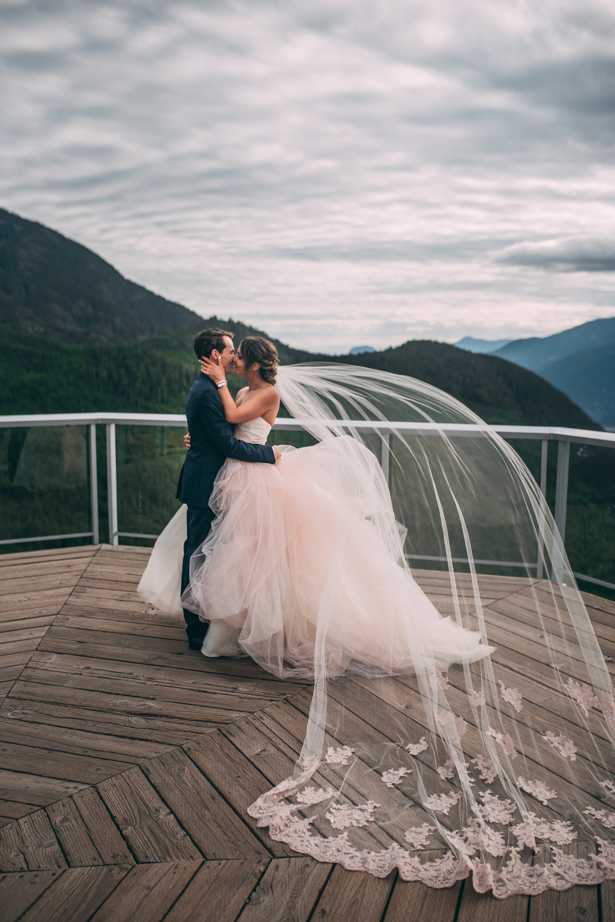 Hayley & Jon Sea to Sky Gondola Wedding - June 17, 2019 - Laura Olson Photography - Sea to Sky Wedding Photographer-5624.jpg