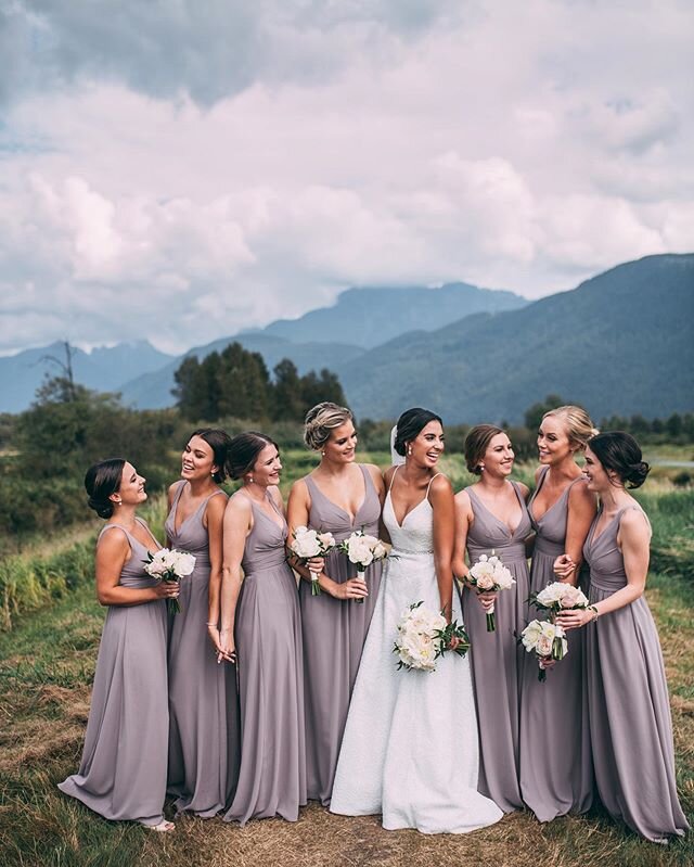 There is no &ldquo;right number&rdquo; when it comes to your wedding party. Do it your way, whether that means 0, 2, 4 or 7 people on your squad, only you know what works best for your wedding day. This wedding party had 7 bridesmaids and 9 groomsmen