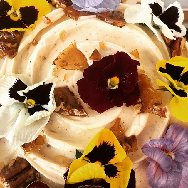 A #hummingbird #cake fit for a #royalwedding #streetparty #pecan #brittle #creamcheese #frosting #edibleflowers thanks to @finefoodspecialist and a melange of #spices #cinnamon #nutmeg #allspice #cakeoftheday #cakesofinstagram #instabaker #instacake 