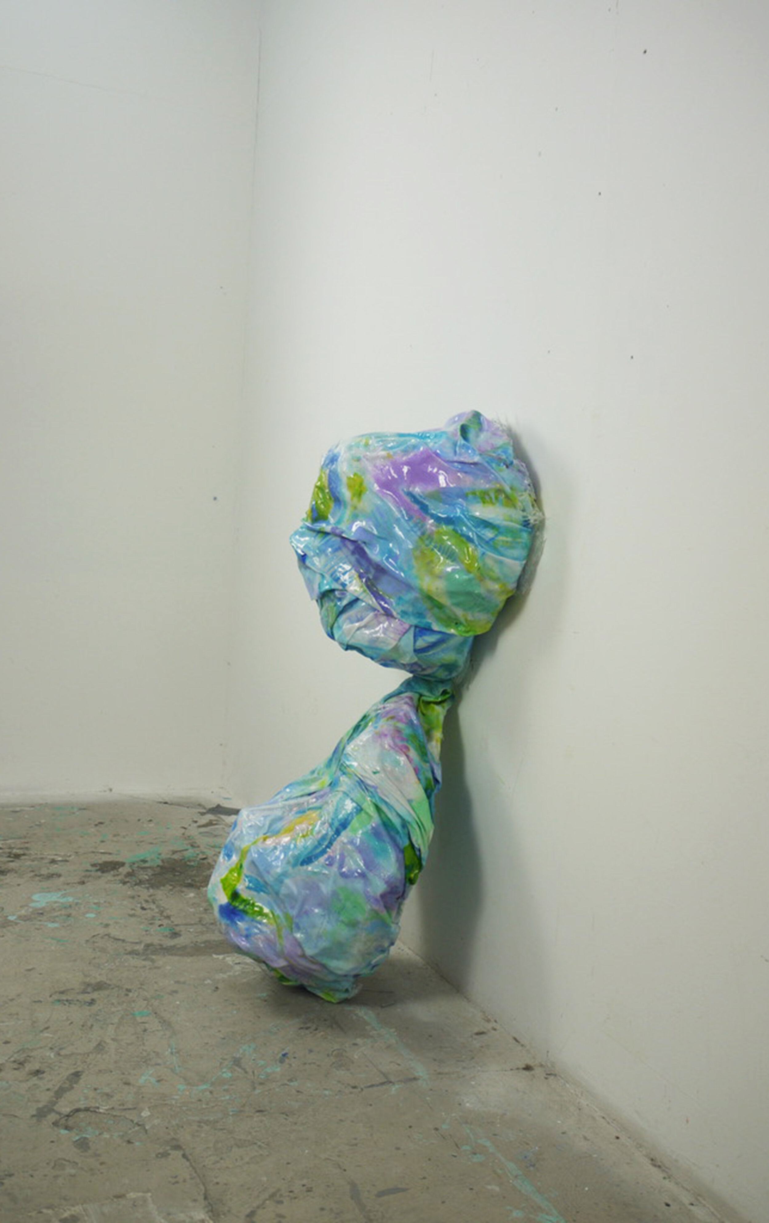  “You and I”    (March 2021)     Medium: Resin, soap dyeing pigment, acrylic, fabric, wire    Size: 50cm x 150cm x 45cm     