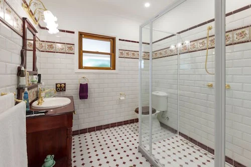 Wonga Ensuite SMALL.jpeg