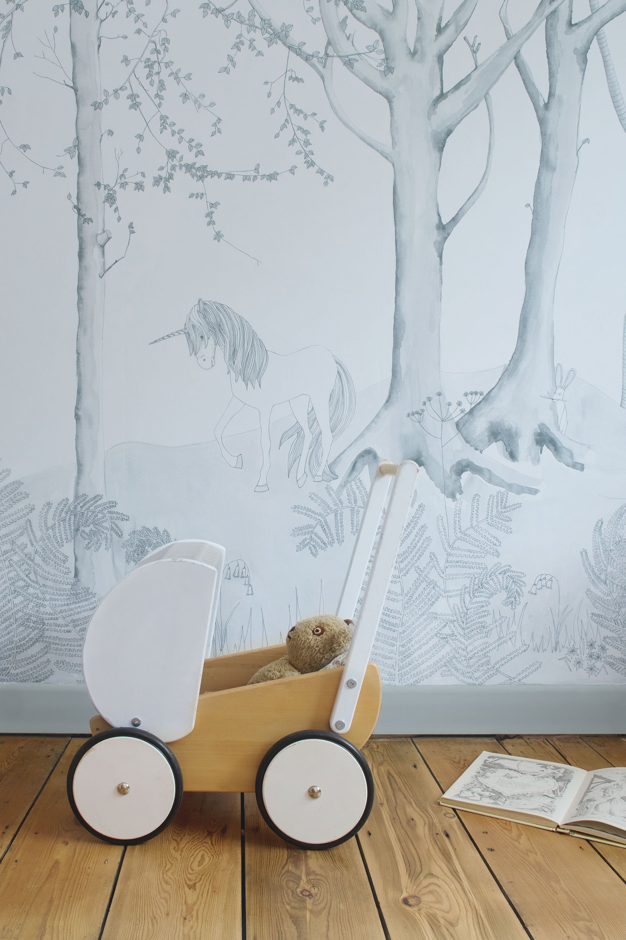 Legend_Wallpaper_Abigail Edwards_detail2_FOG - RT.jpg