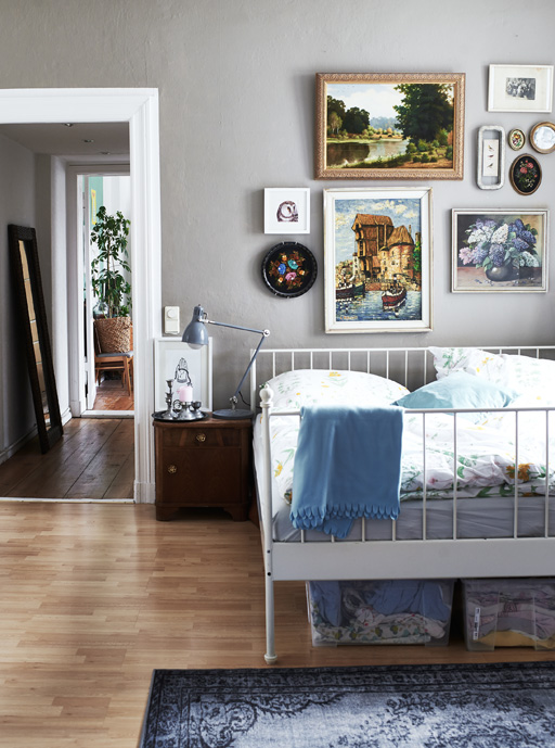 Gallery wall bedroom Ikea
