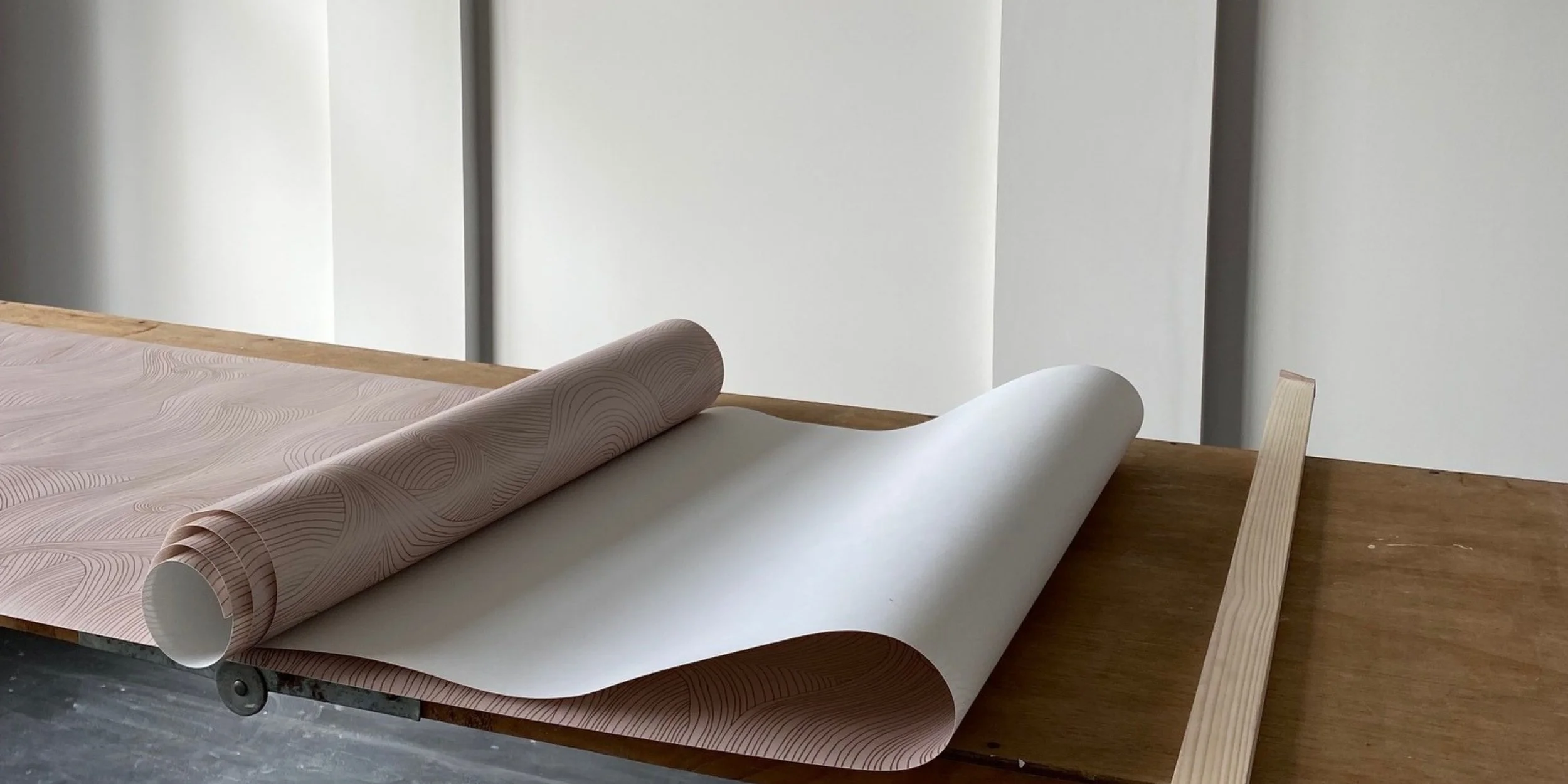 How to Hang Wallpaper