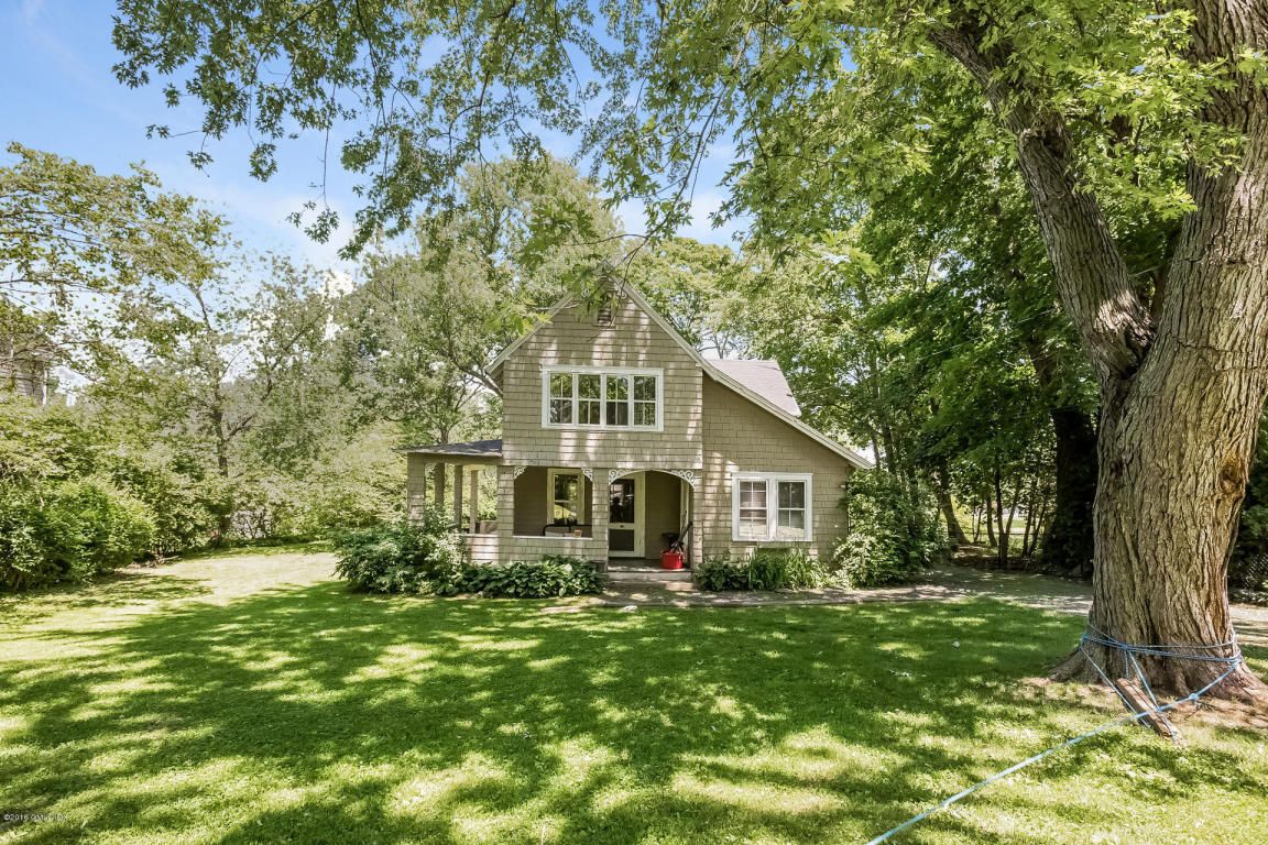 One of two houses: 25-27 Tomac Avenue