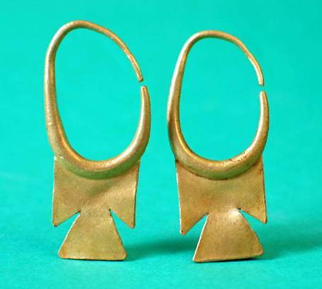 Phoenician hoop earrings 7th century bc